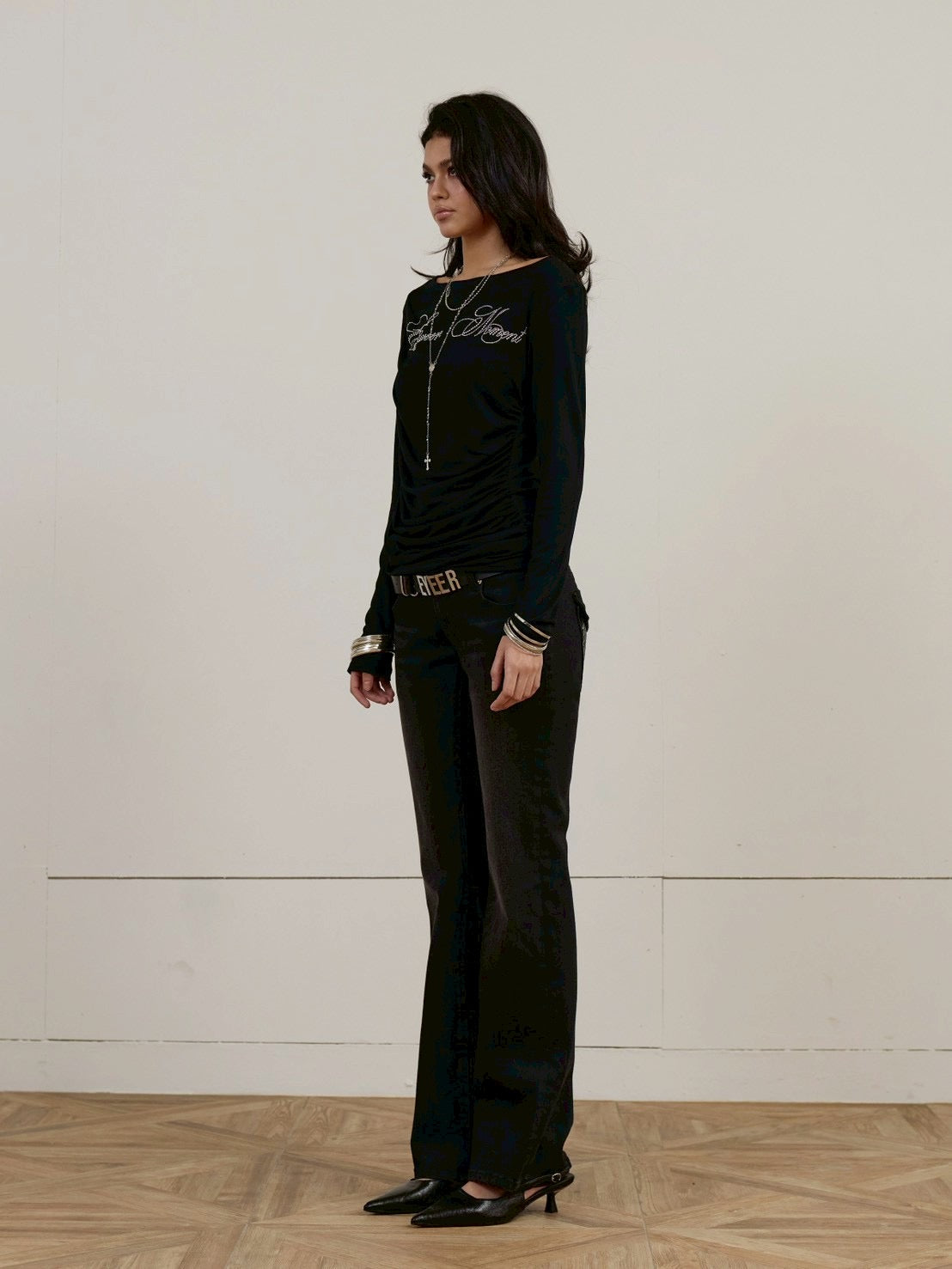 【EYEER】Hotfix Drape Off Shoulder Long Sleeve