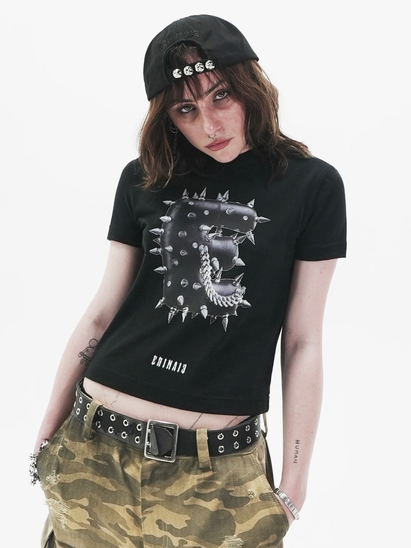 【E RIN AI E】STUD BOLD E CROP SHORT SLEEVE T
