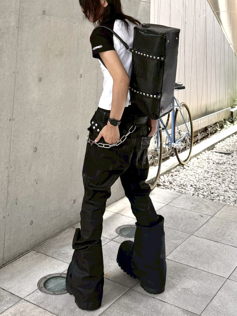 国際配送【Never mind the XU】coating black bell bottom flare pants