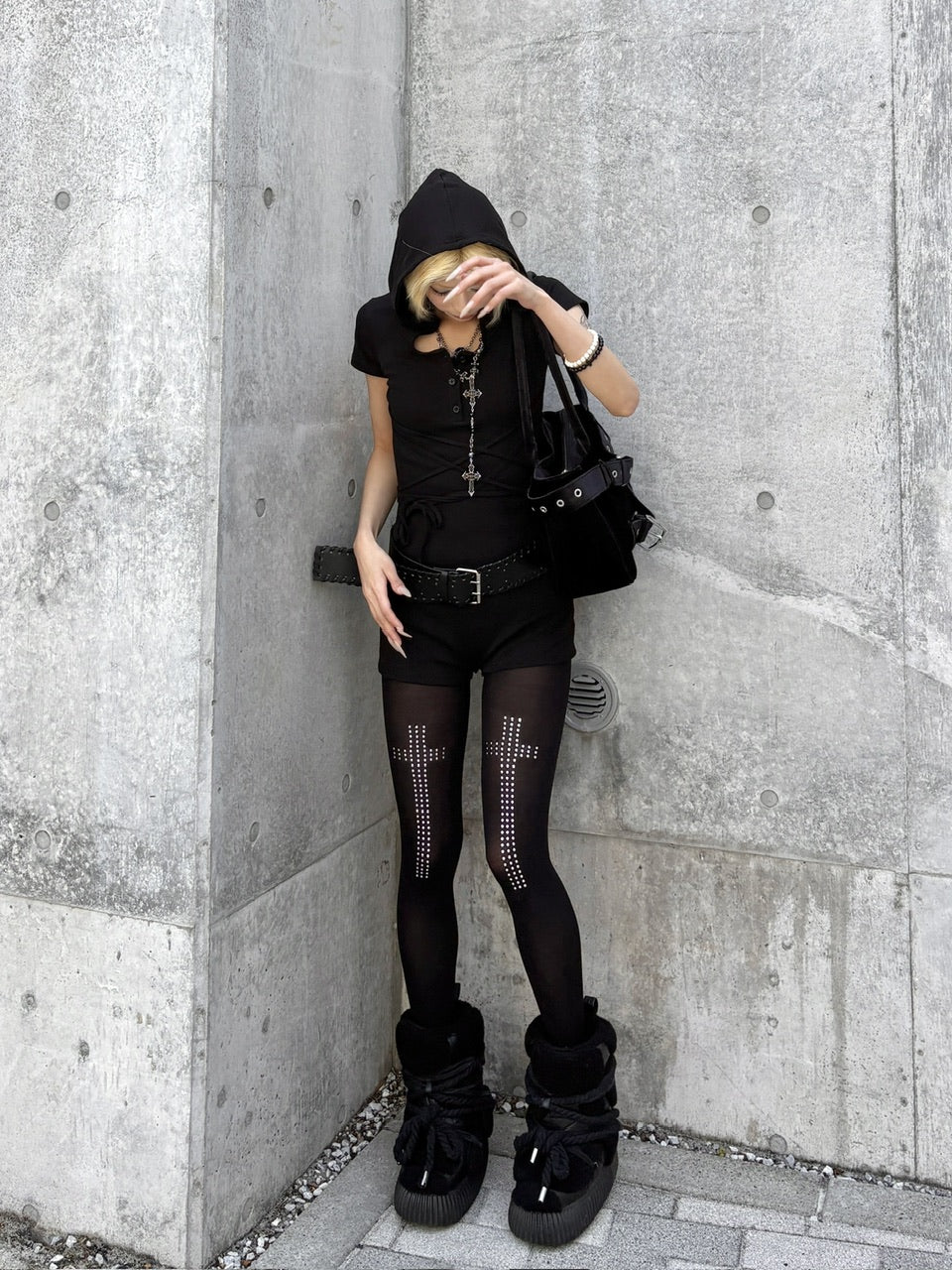 国際配送【Never mind the XU】Cross rhinestone tights