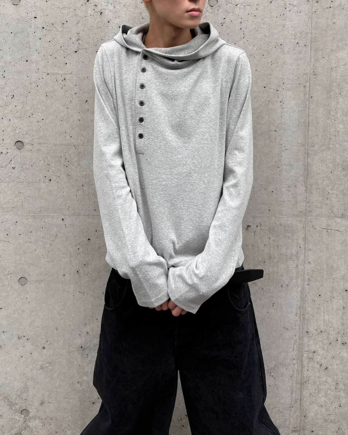 【Lee fi Ne】 Offset Hooded Henley Top