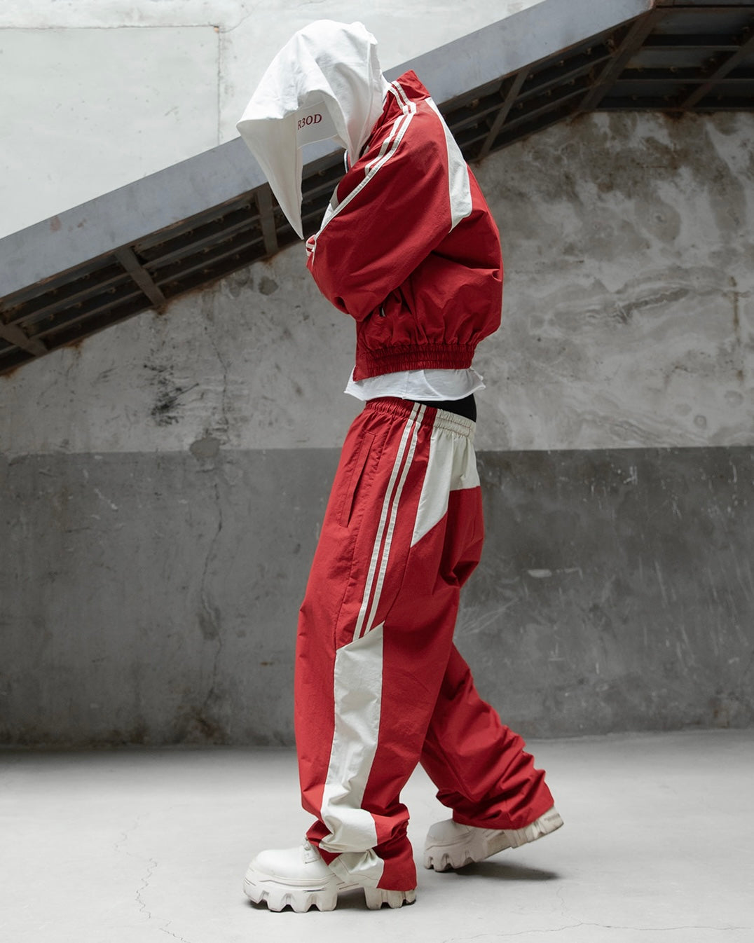 【roaringrad】26 Panel Track Pants