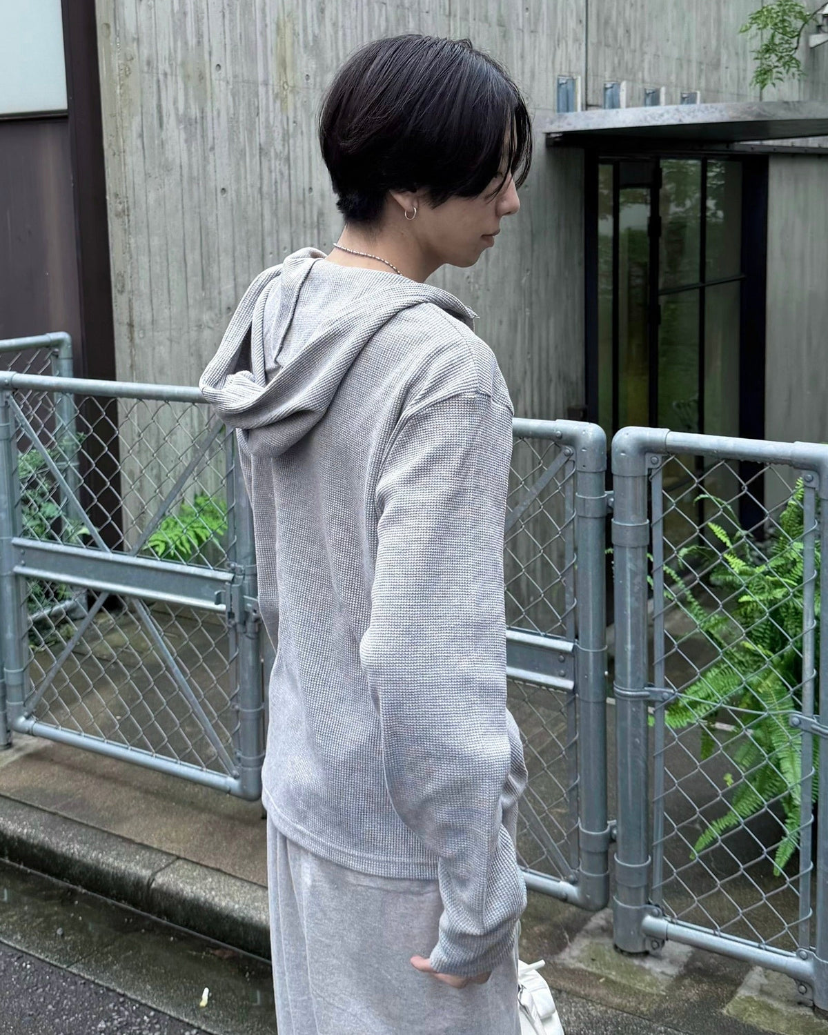 【nmtc+】Asymmetry button hood top (2color)