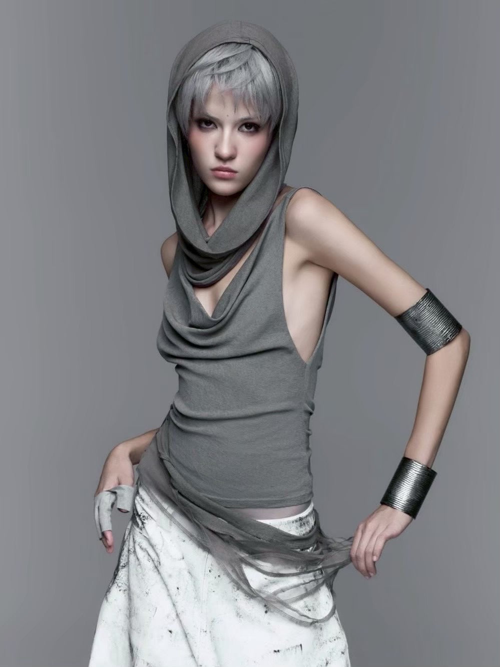 【EYE OF THE STORM】ASHEN HOOD TANK TOP