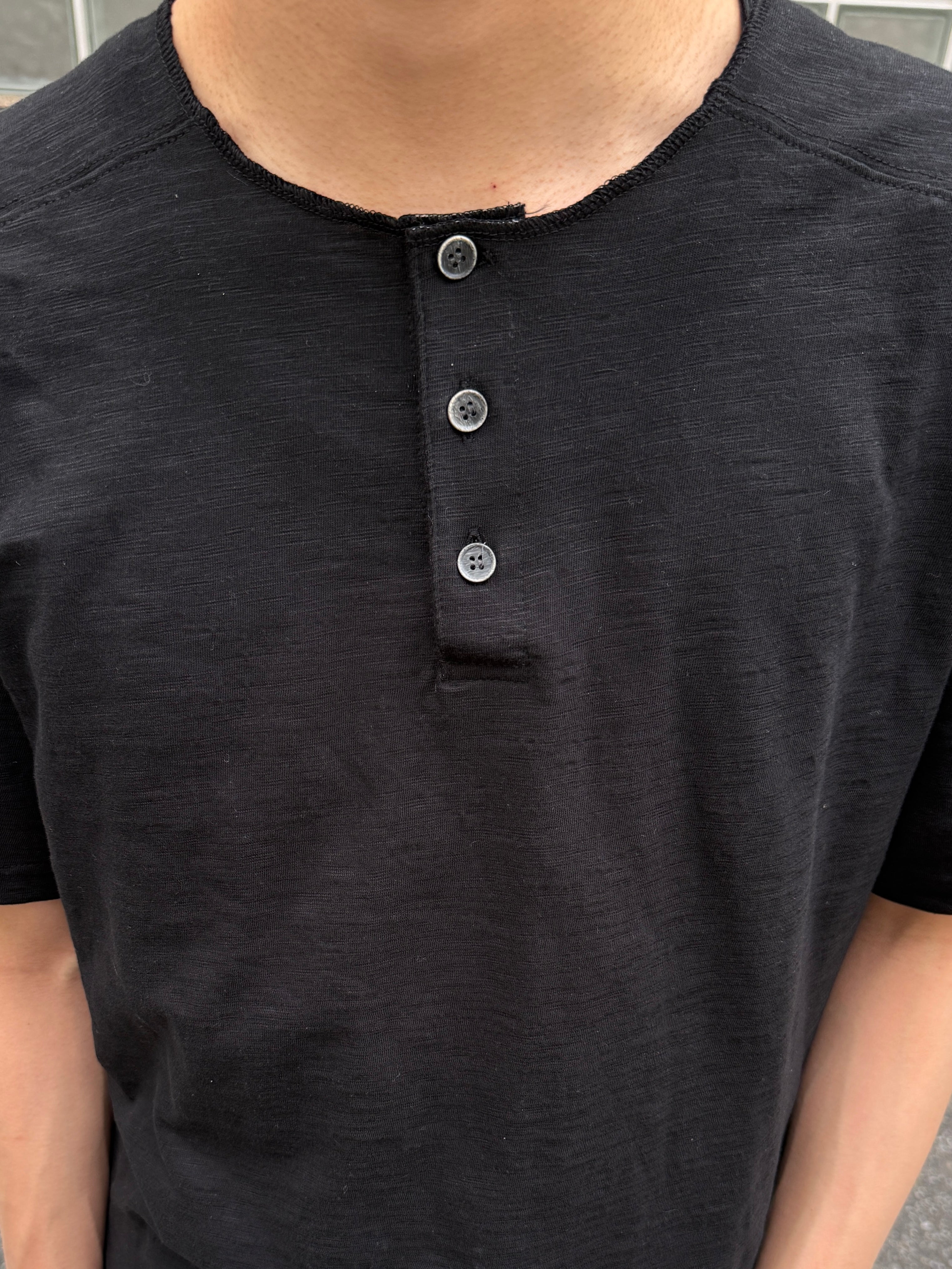東京店WEB限定受注制【Chikashitsu +】cropped henley neck tee (3color)