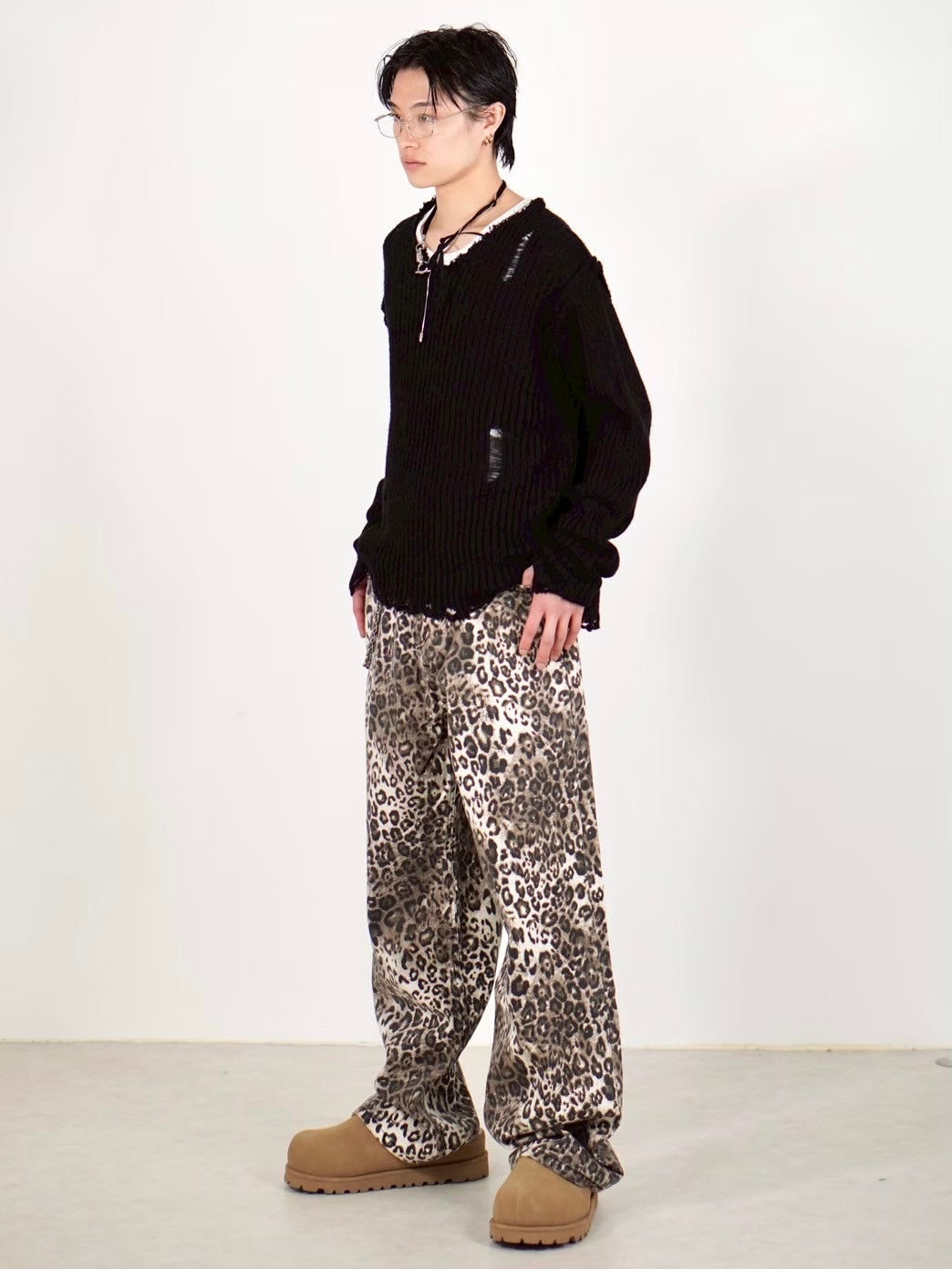 【Chikashitsu +】damage reverse v neck knit (3color)