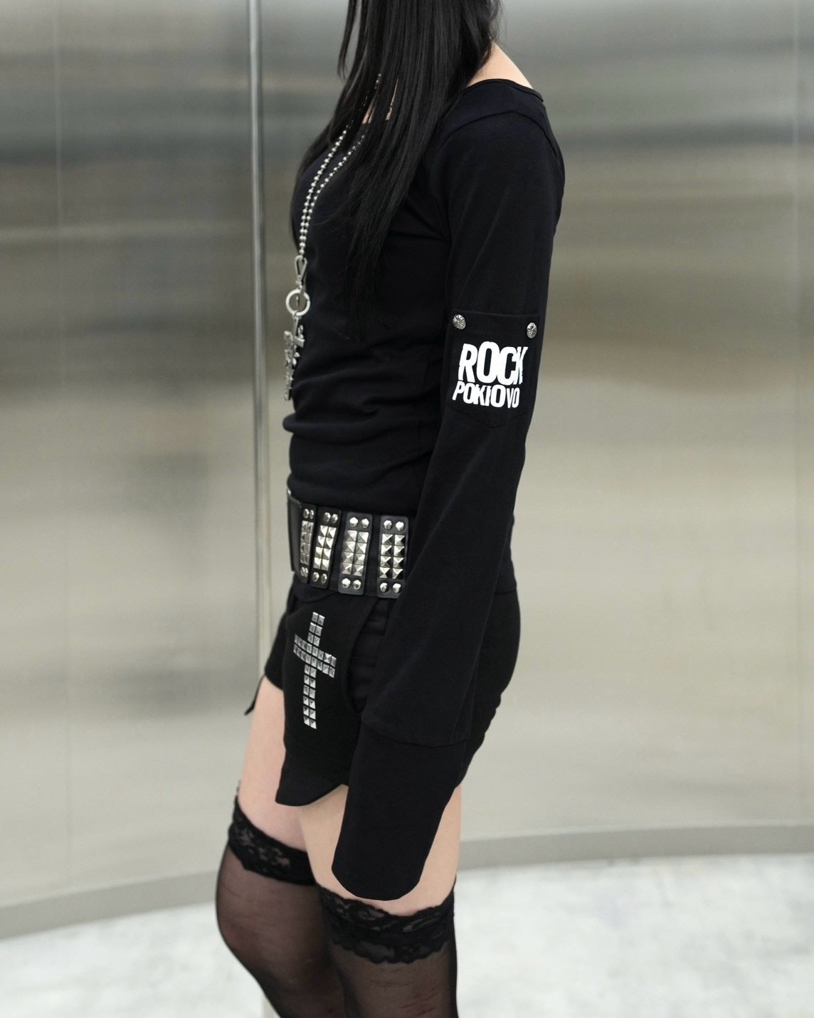 受注制【Never mind the XU】Back graphic slim top (2color)