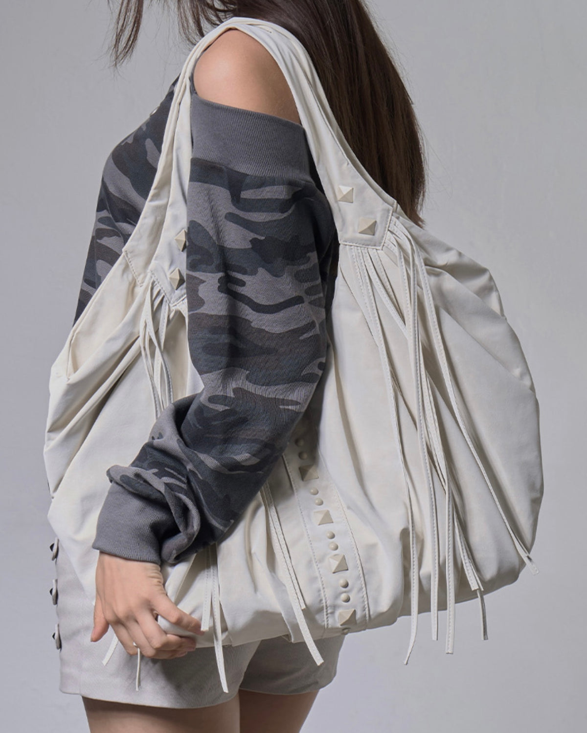 【FANCY CLUB】DRAPE FRINGE HOBO BAG