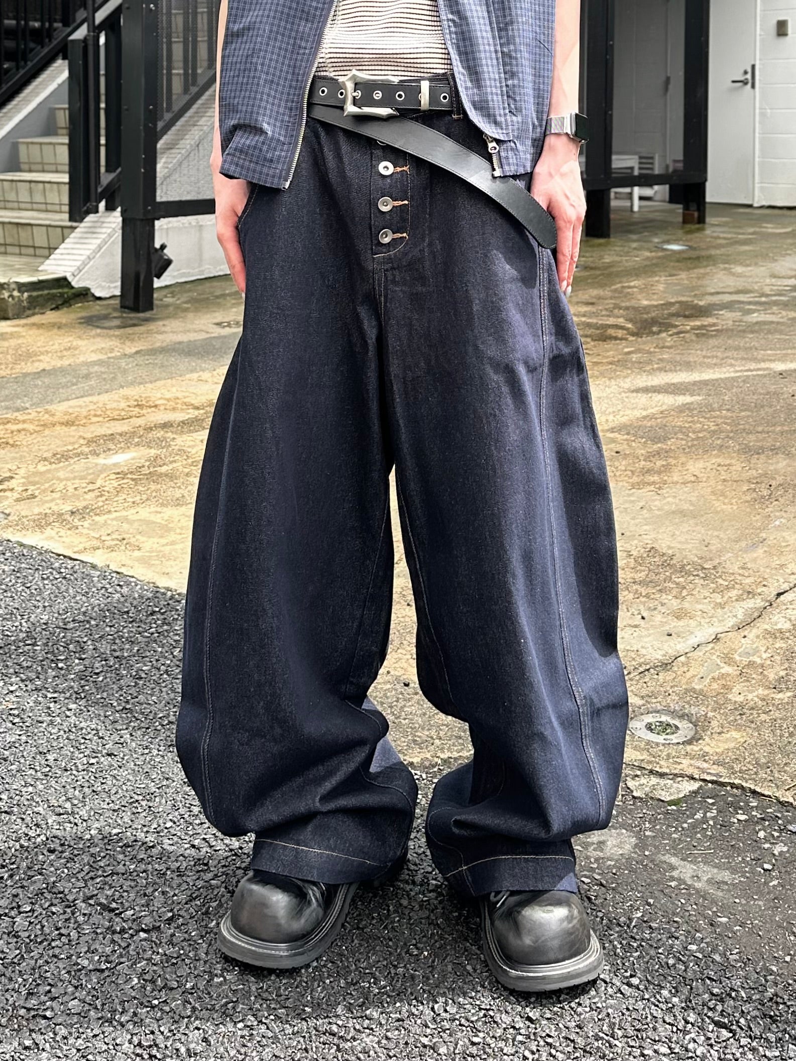 大阪店WEB限定受注制【Chikashitsu +】button fly ballon denim pants (2color)