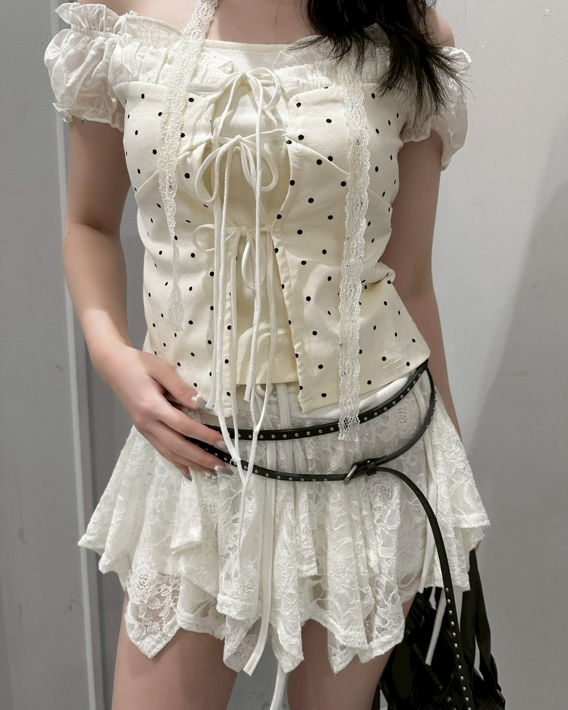 【nmtc+】Dot Lace Ribbon Blouse (2color)