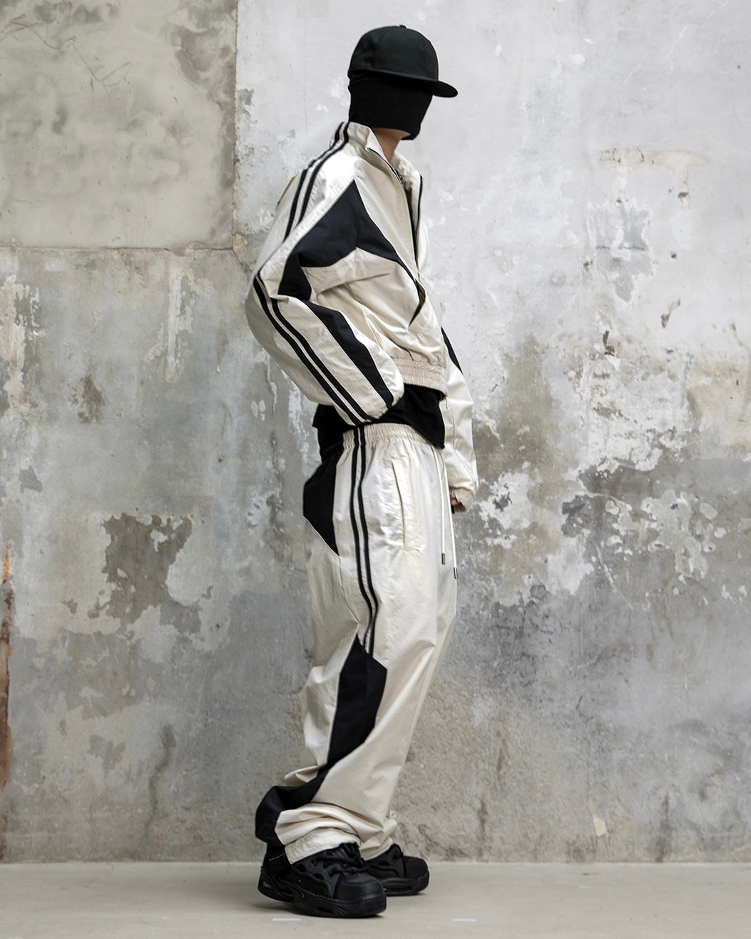 【roaringrad】26 Panel Track Pants