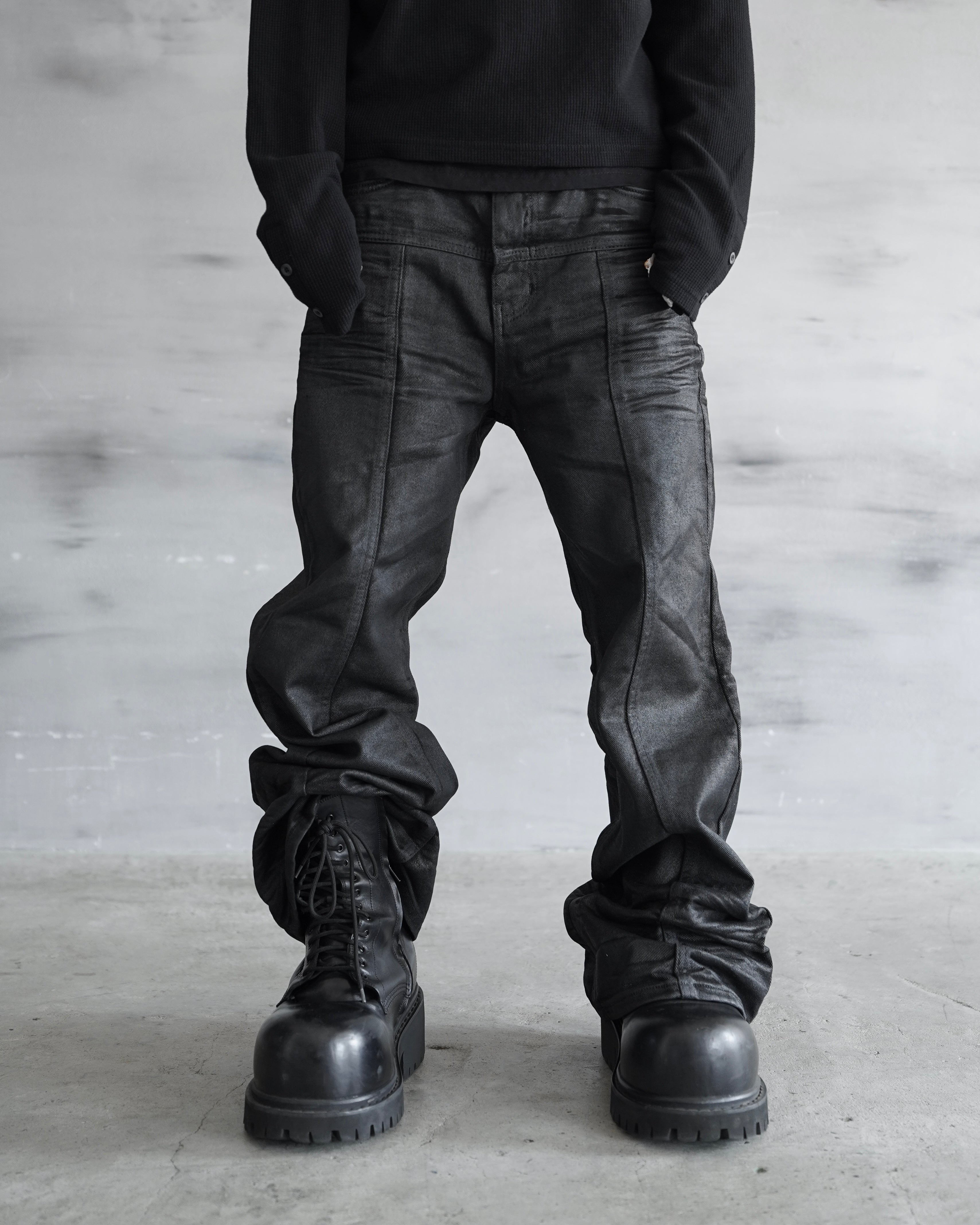 【CHIKASHITSU PLUS HIGH】Linear coating denim flare pants