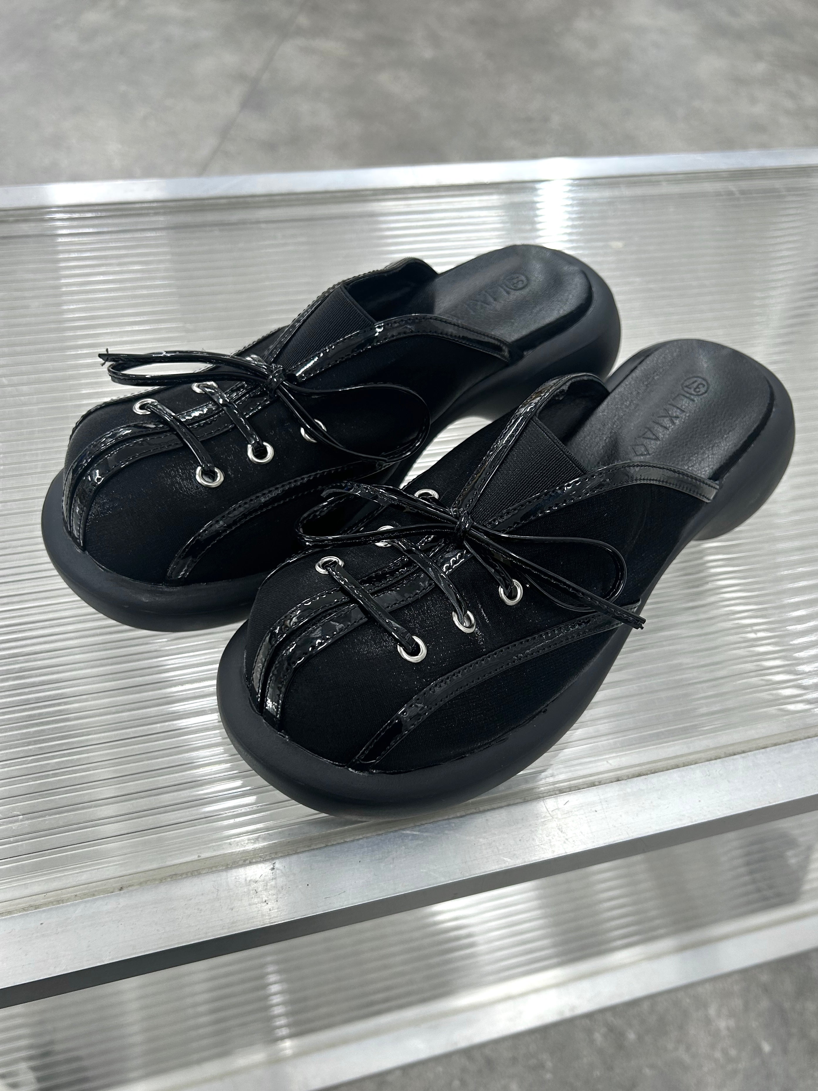 5/29 20:00発売 国際配送【Nerd out XU】ribbon round pumps