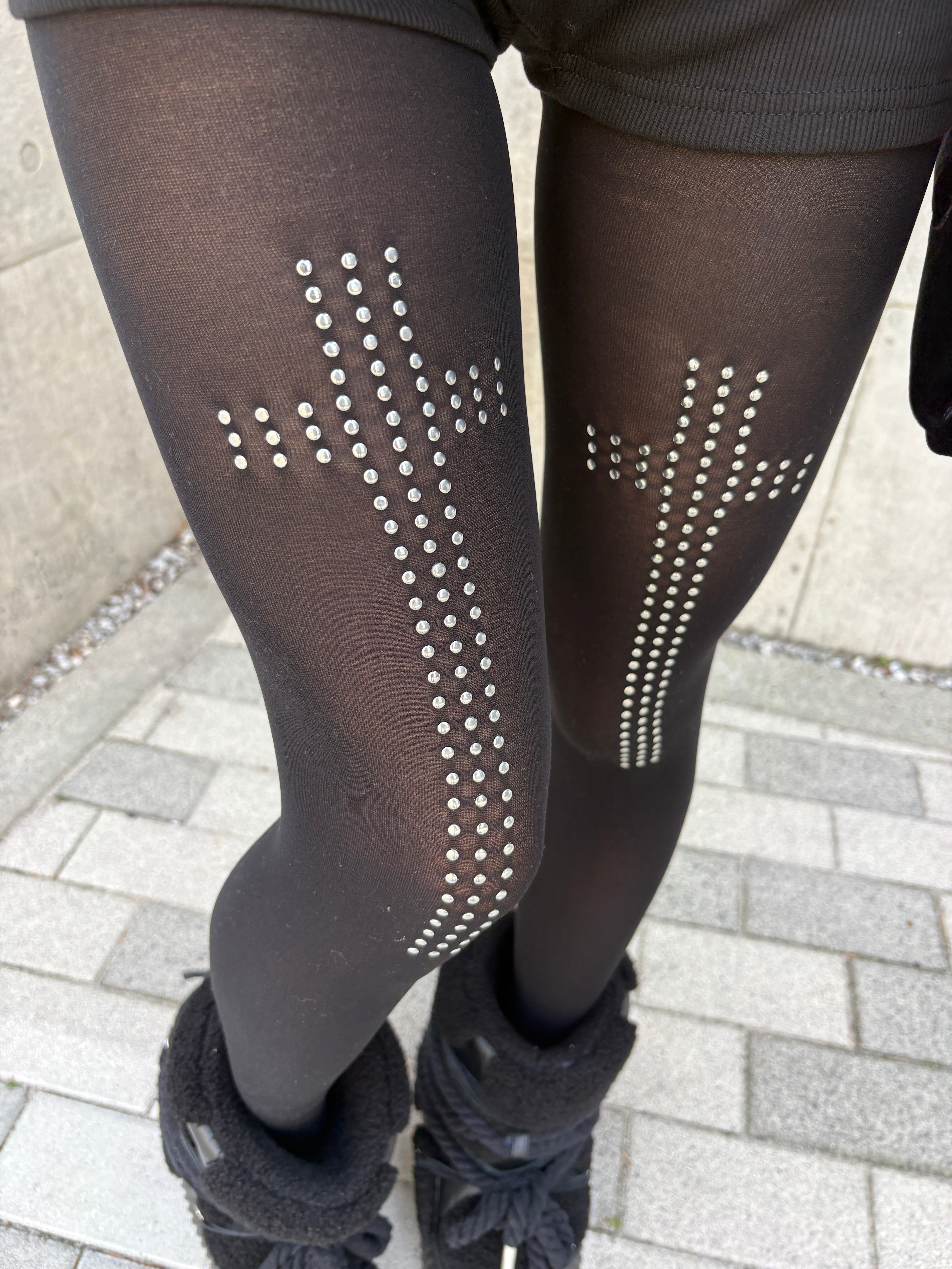 国際配送【Never mind the XU】Cross rhinestone tights
