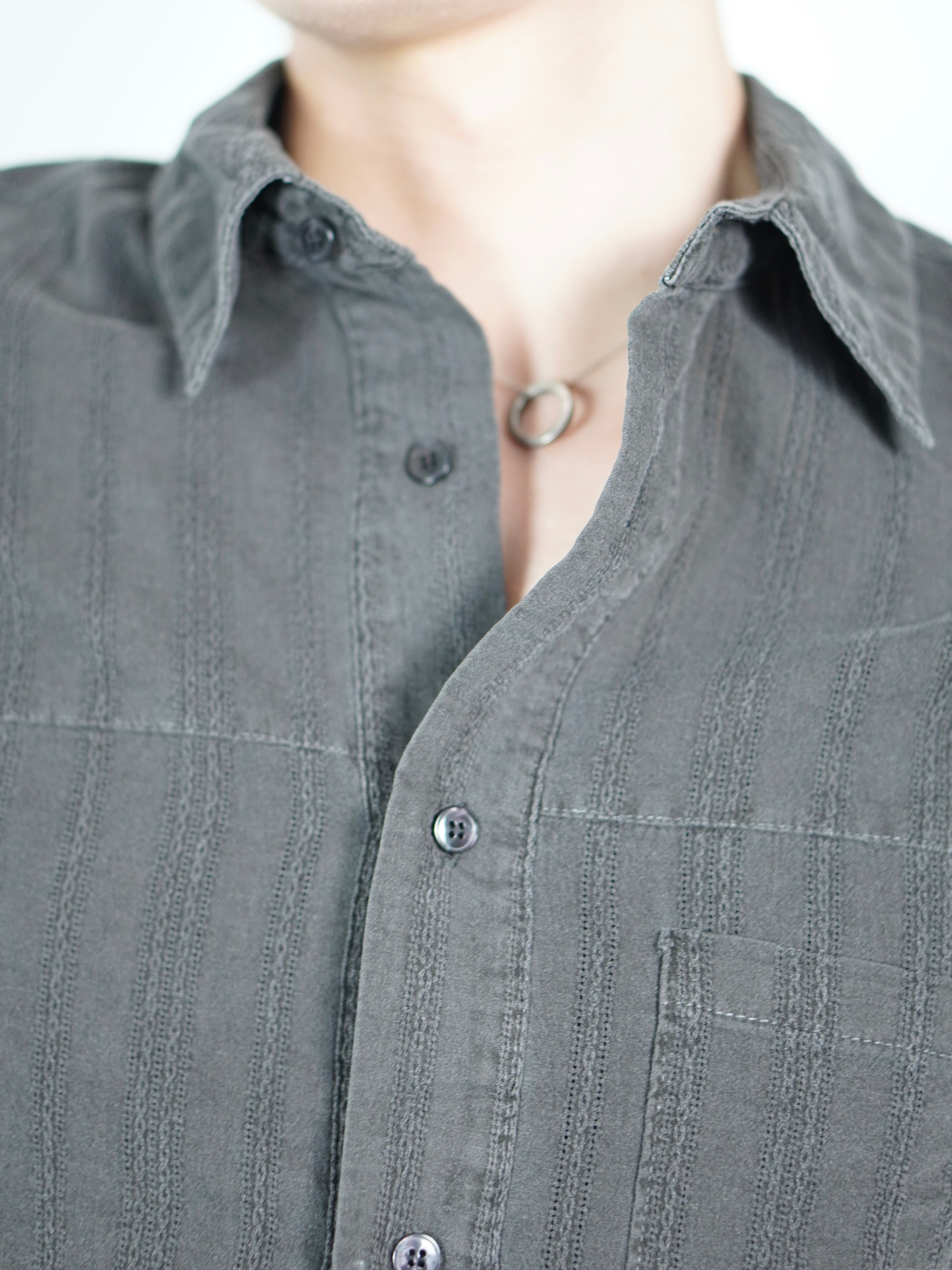 受注制【Chikashitsu +】pigment cut off shirt (2color)