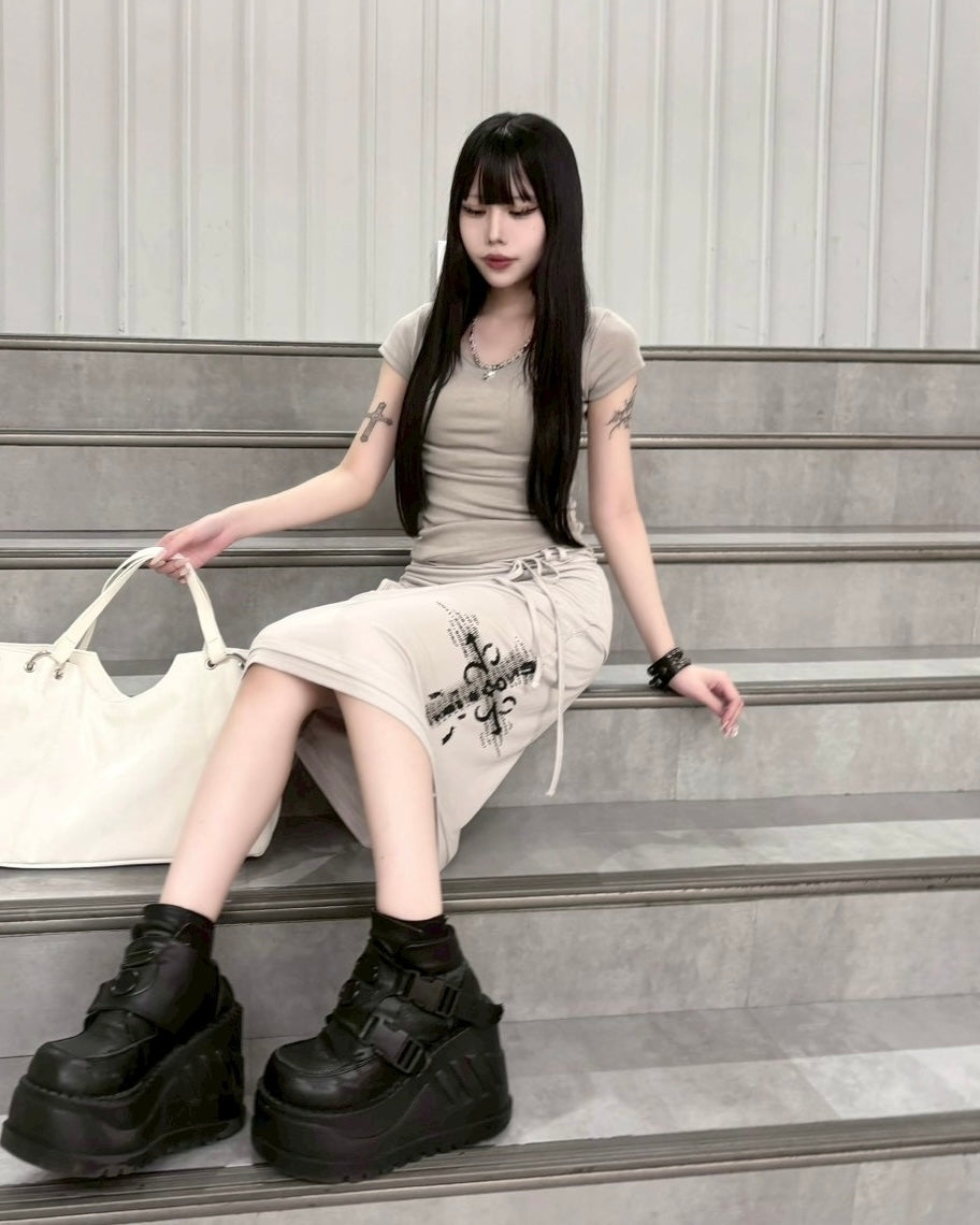 渋谷109店WEB限定受注制【nmtc+】Back Button Slit U-Neck Tee (5color)