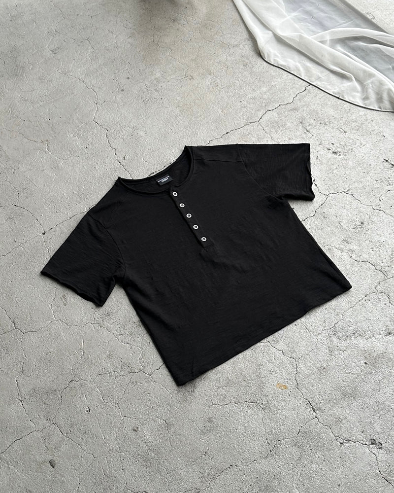 【CHIKASHITSU PLUS HIGH】Steel button short sleeve henley tee (2color)