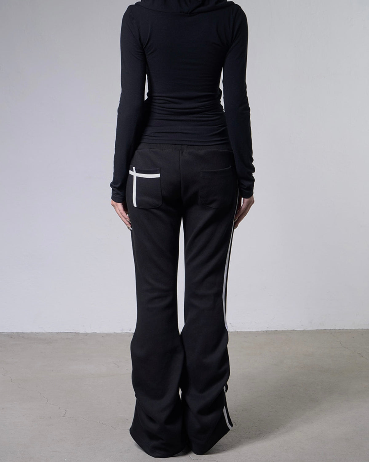 【FANCY CLUB】NARCISSISTIC PINTUCK SWEATPANTS