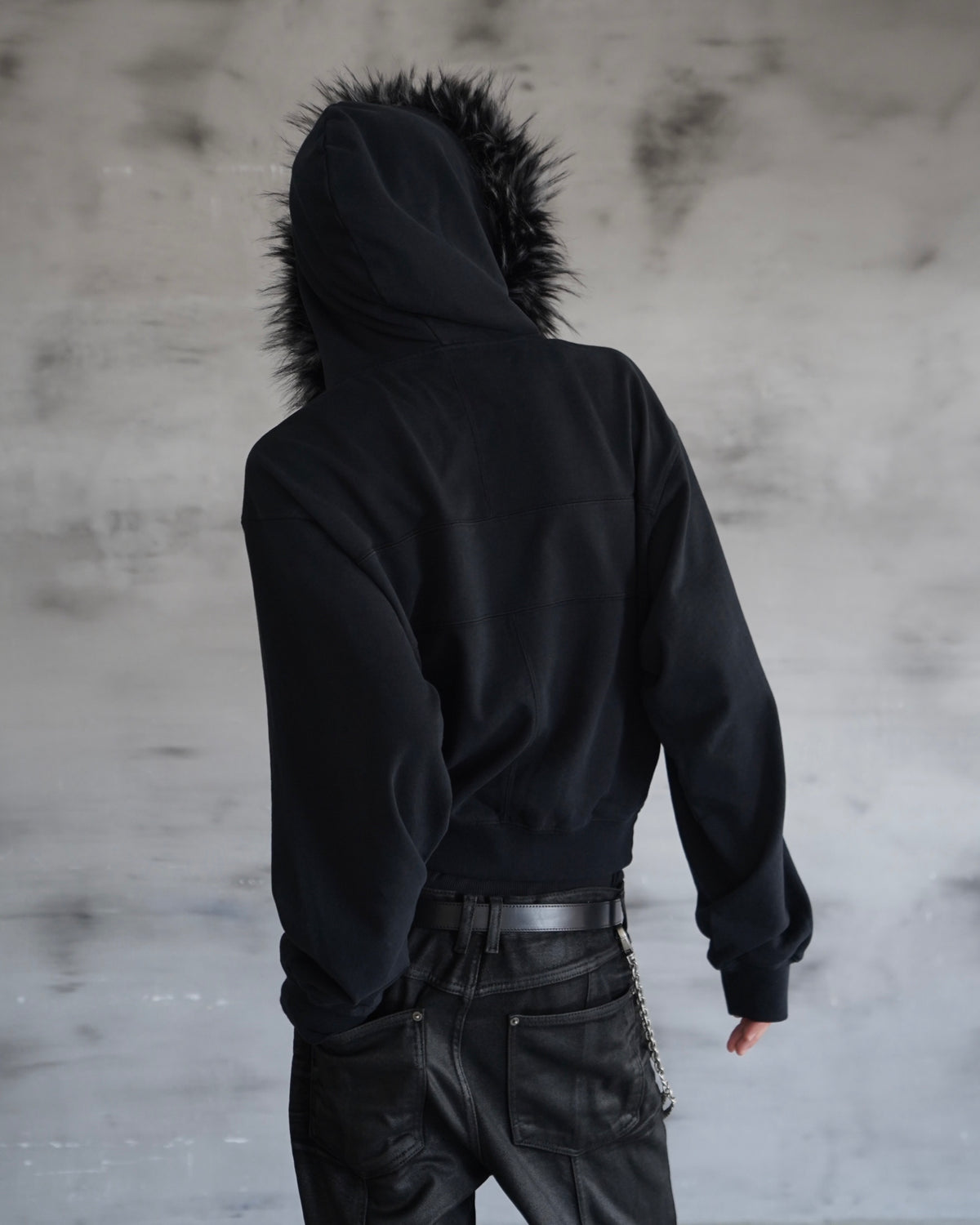 【CHIKASHITSU PLUS HIGH】Volume fur cropped zip hoodie