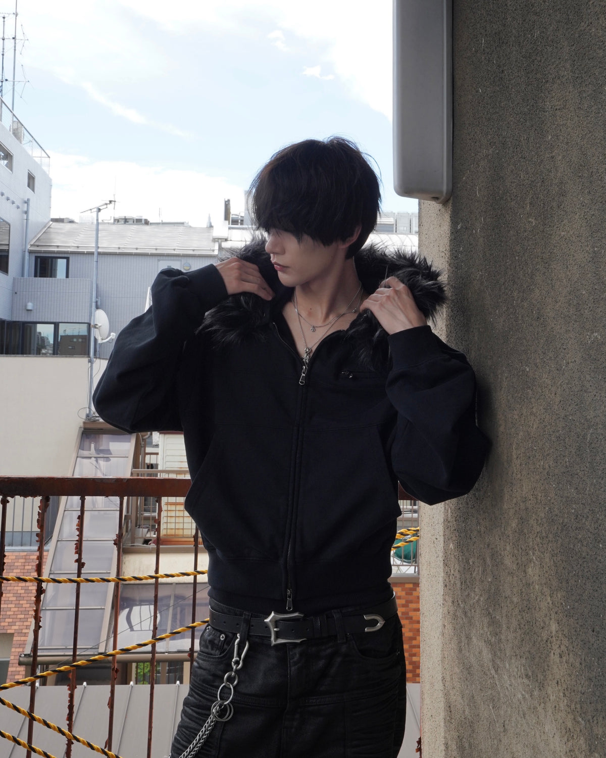 【CHIKASHITSU PLUS HIGH】Volume fur cropped zip hoodie