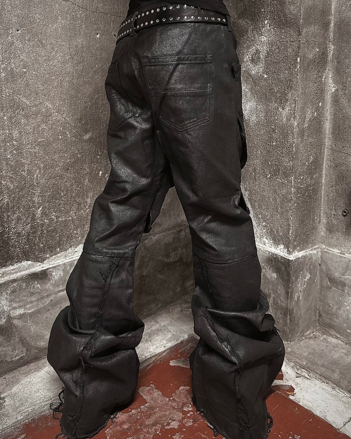 国際配送【Never mind the XU】DISTORTED LAYERED FLARE PANTS
