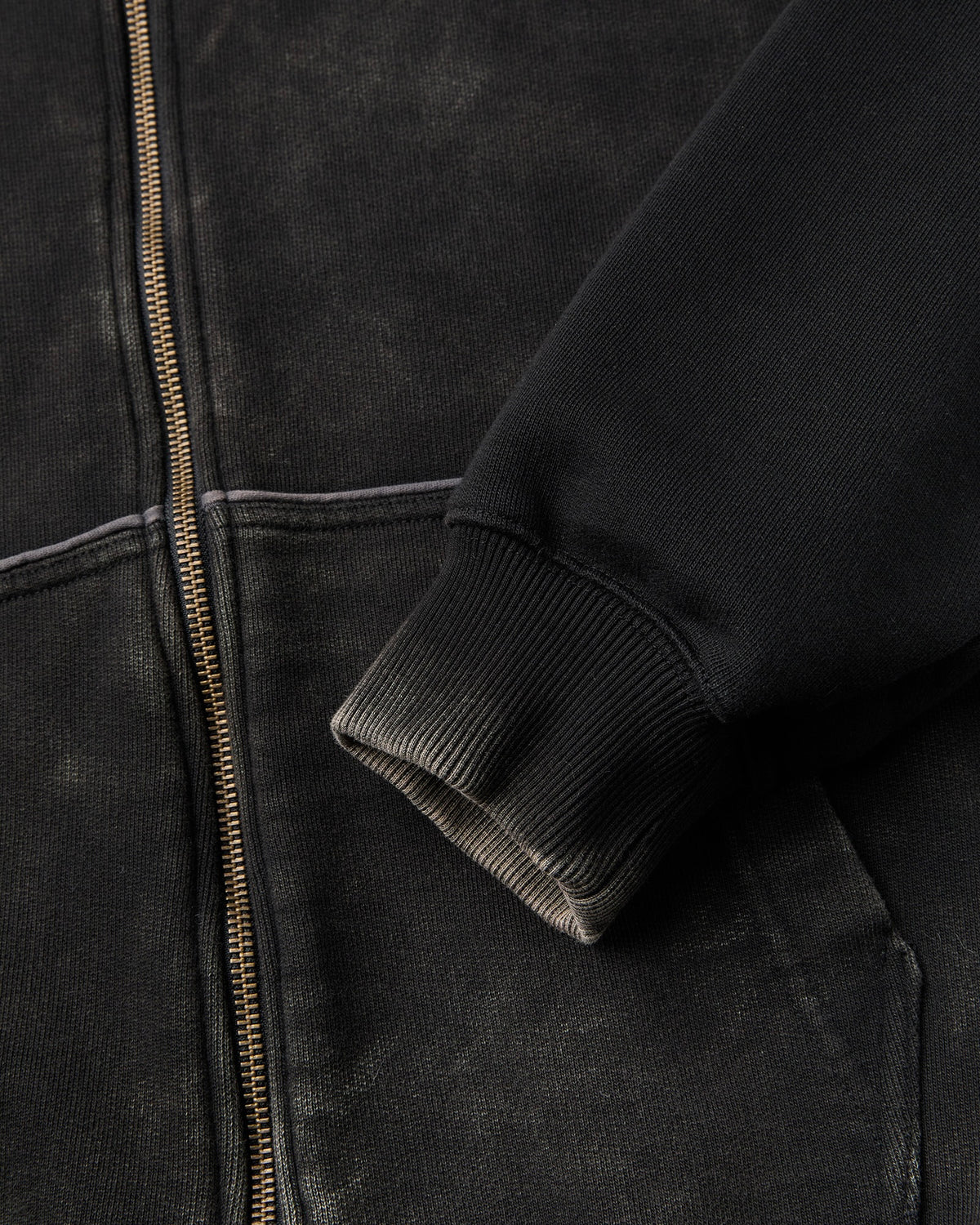 【MMIC】SHADE LAYER ZIP-UP HOODIE