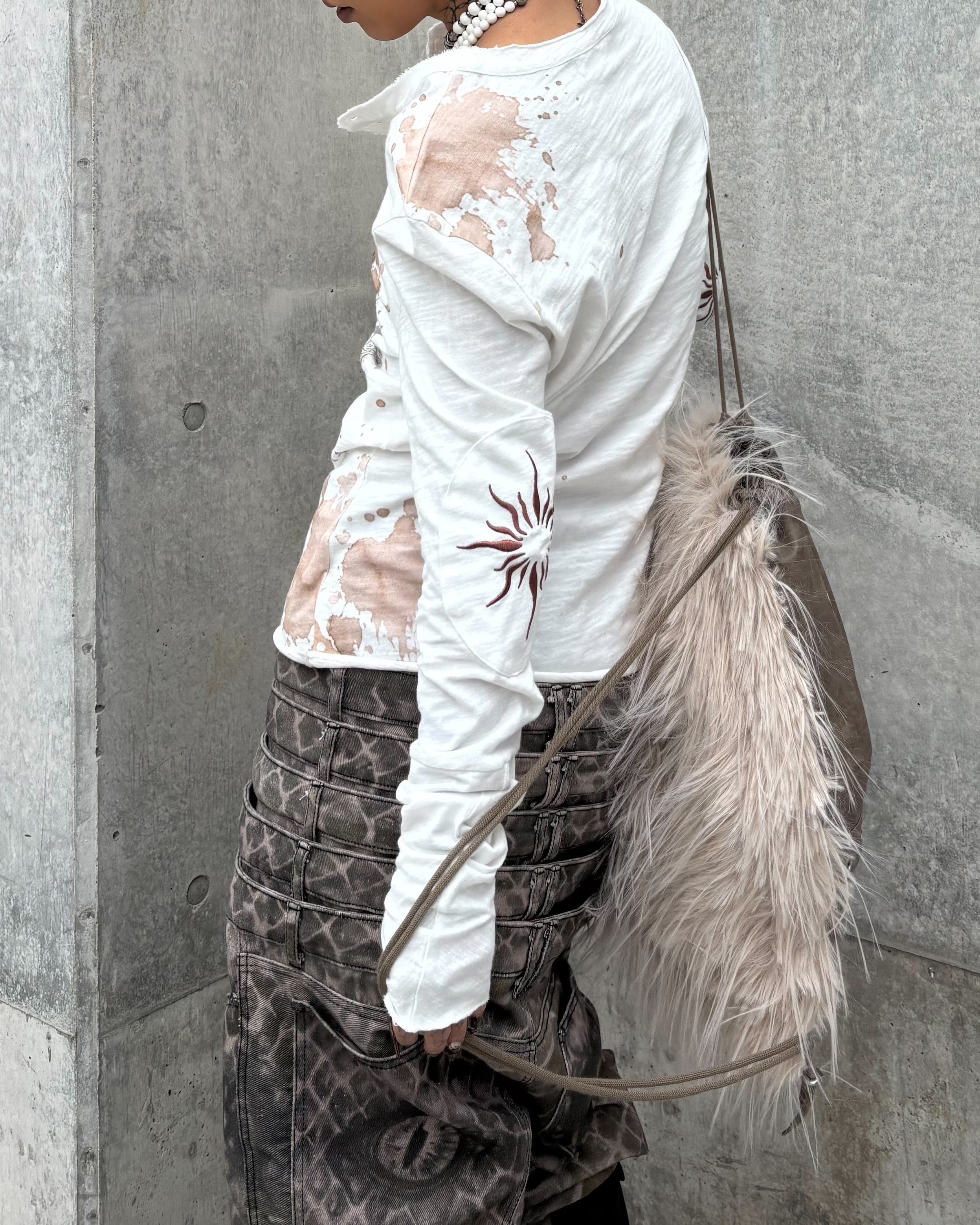 国際配送【Never mind the XU】paint graphic henley long sleeve