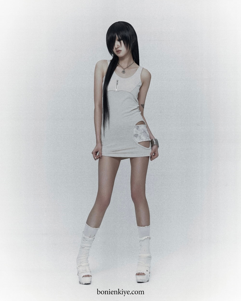【bonienkiye】Side-Cutout Mini Dress