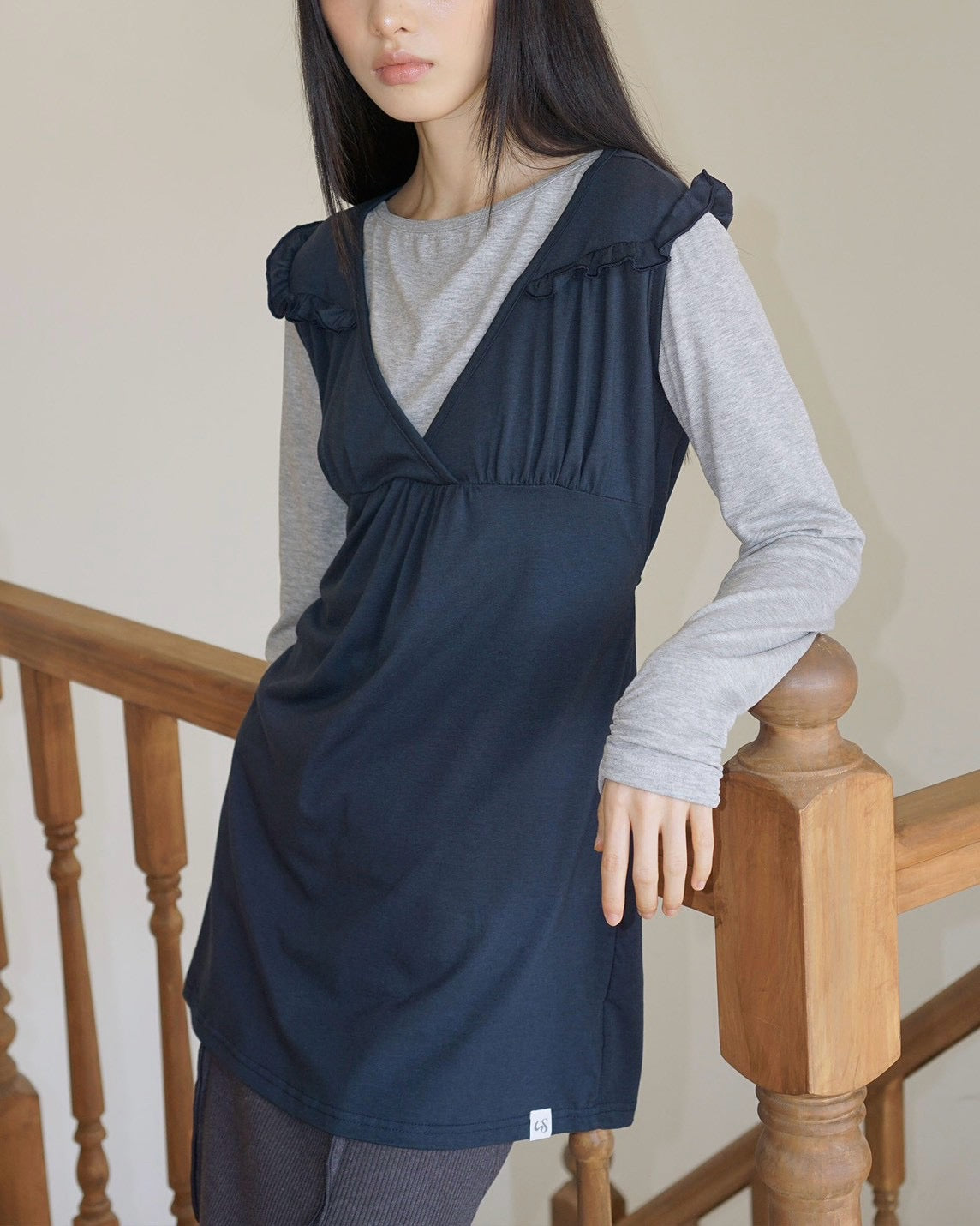 【Uglyshadow】RUFFLE TIE TOP