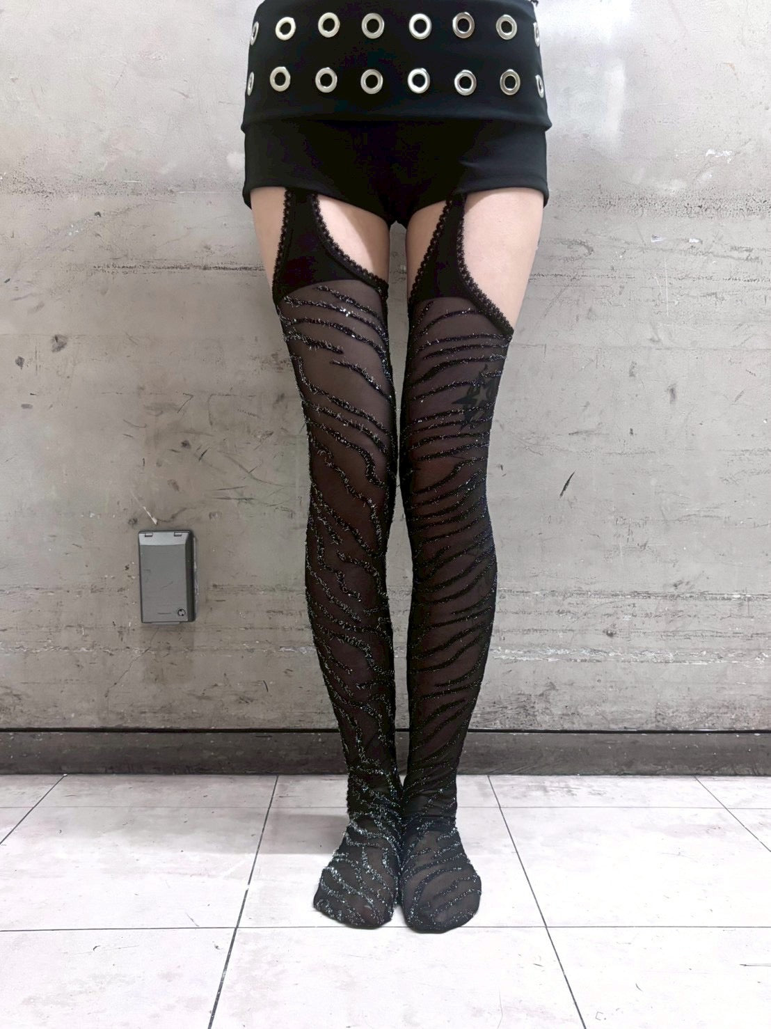 7/11 20:00発売　国際配送【BABY09】Glitter Zebra Garters