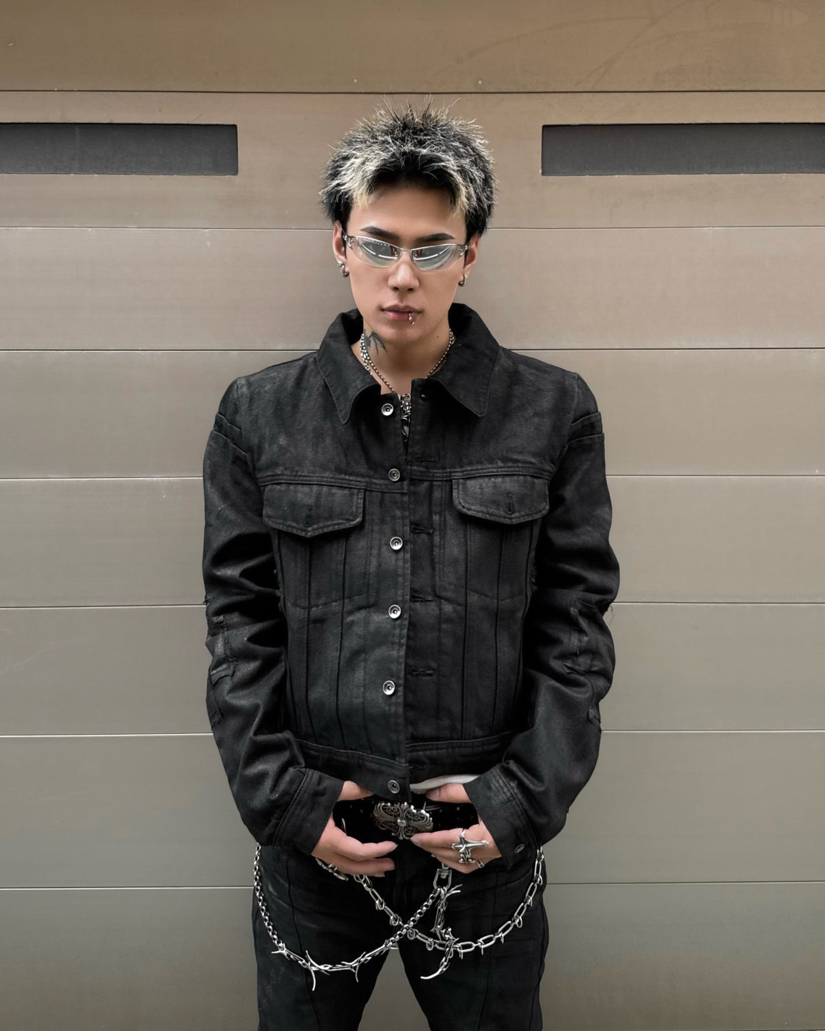 国際配送【Never mind the XU】Waxed Damage Cropped Denim Jacket