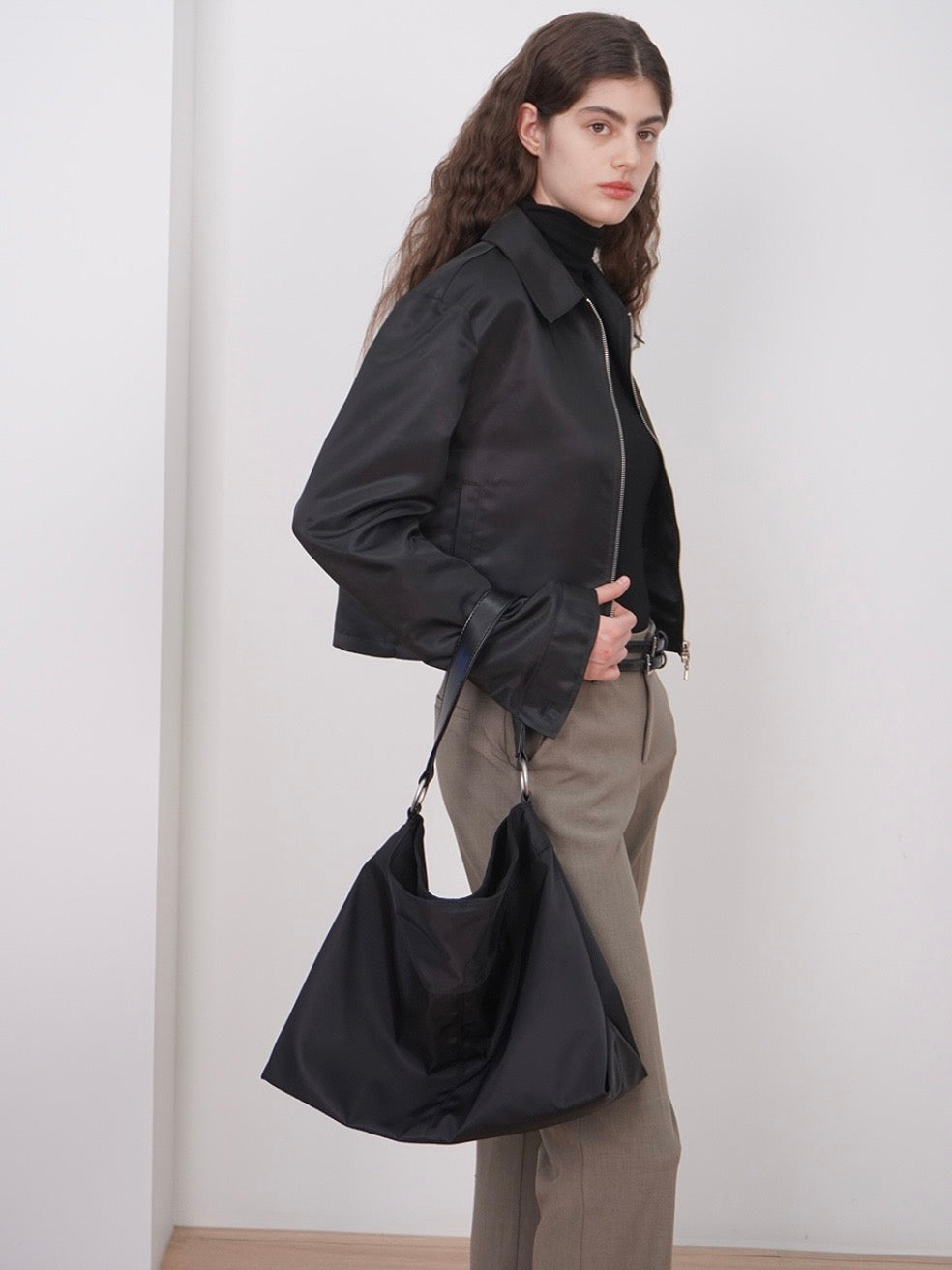 【HAH ARCHIVE】Contour Shoulder Bag (ナイロン)