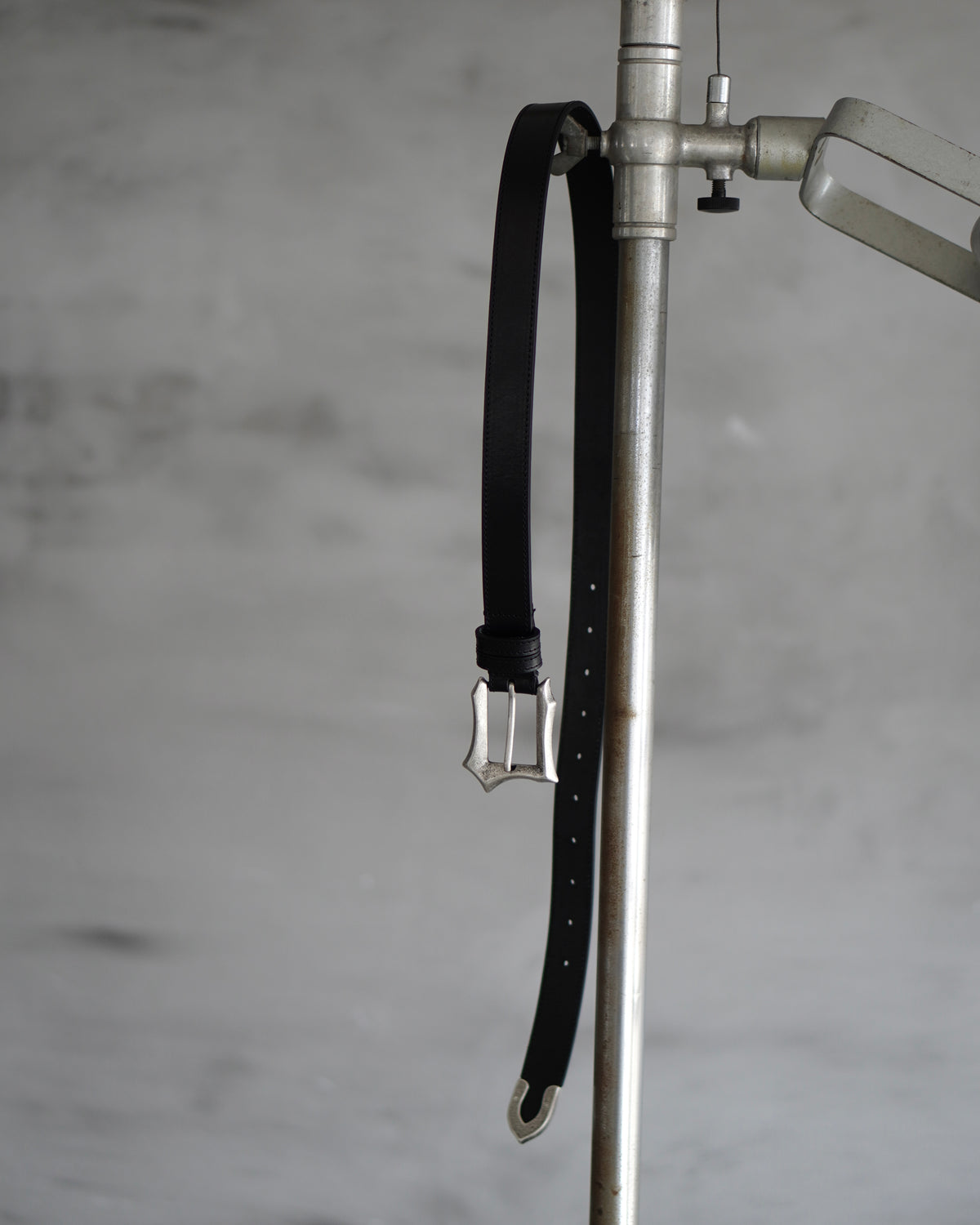 【CHIKASHITSU PLUS HIGH】Gothic leather buckle belt