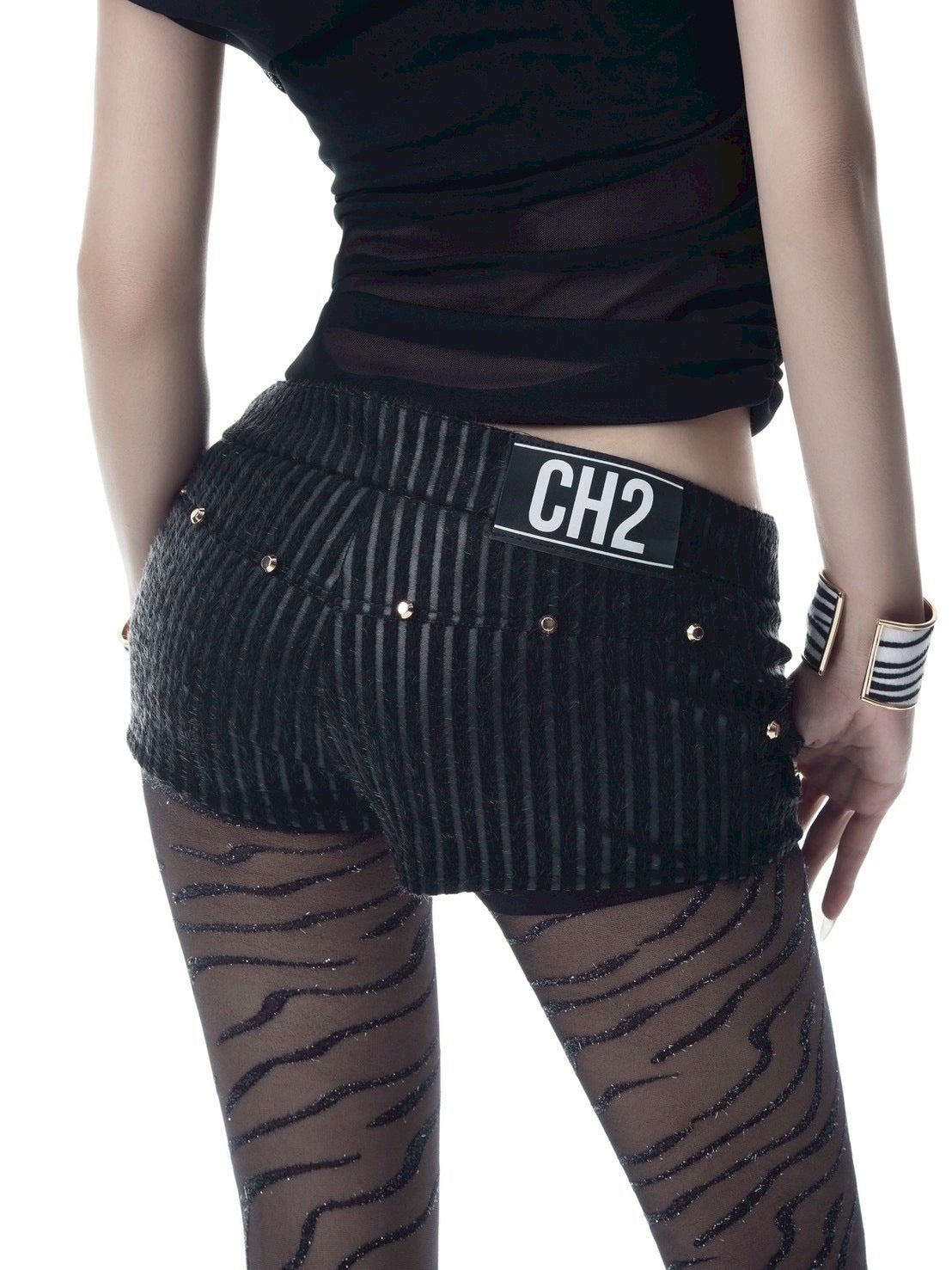 【CH2】STRIPPED LOW RISE SHORT