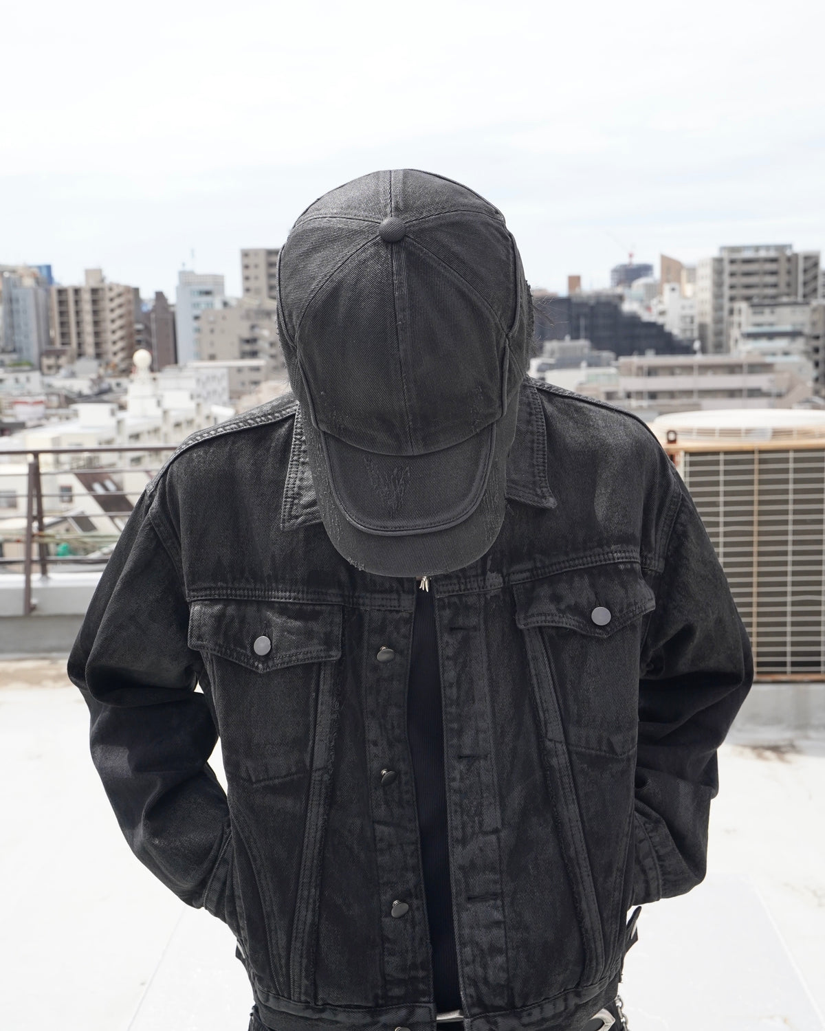【CHIKASHITSU PLUS HIGH】Arch washed denim cap (coating)