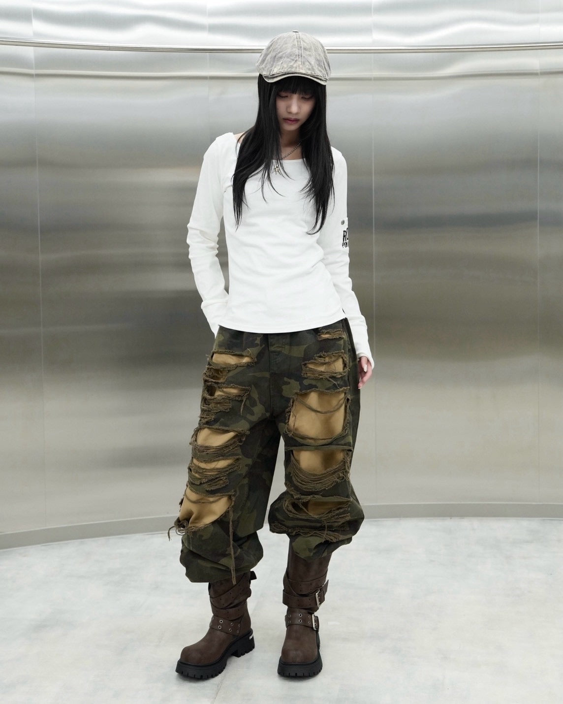 受注制【Never mind the XU】Back graphic slim top (2color)