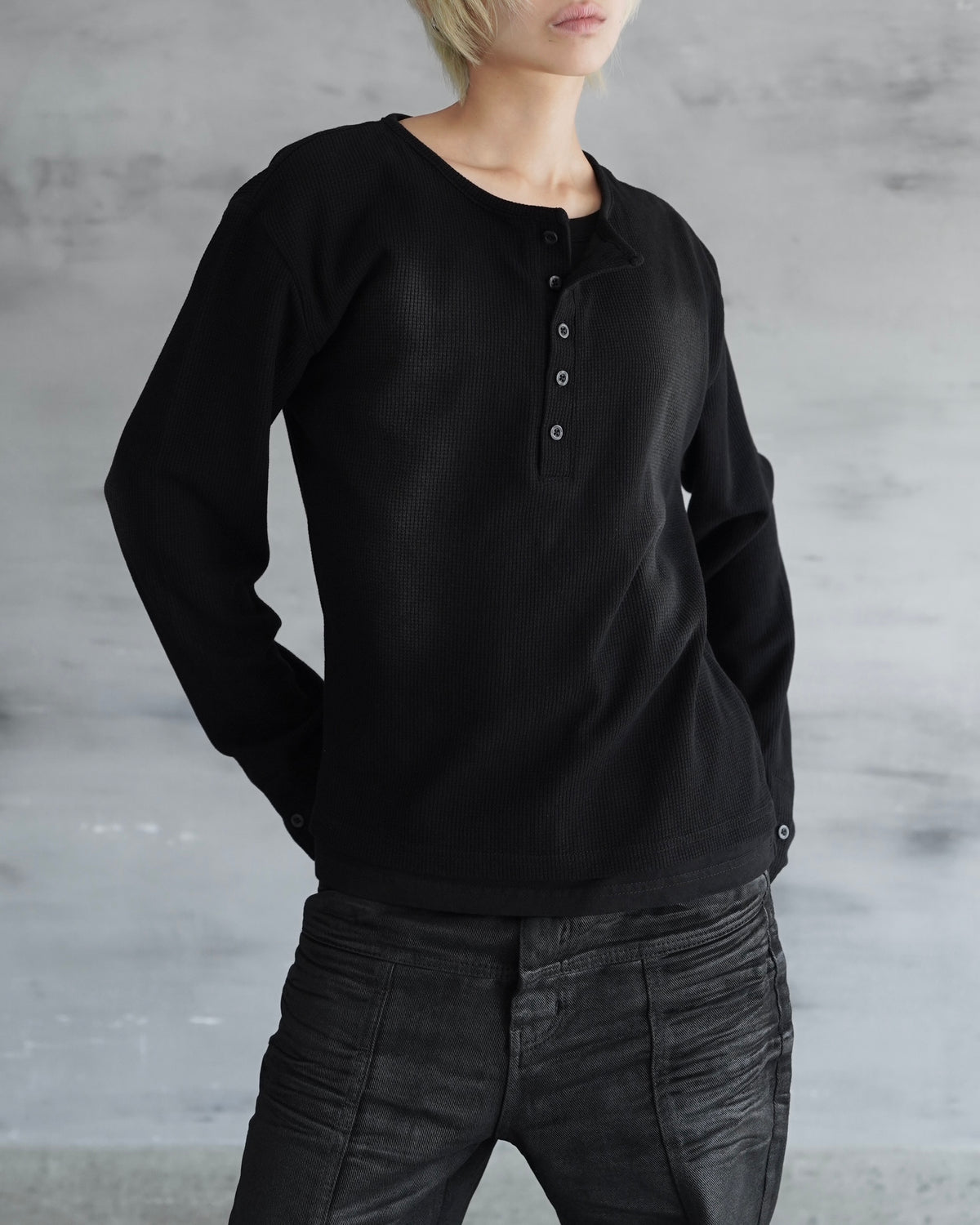 【CHIKASHITSU PLUS HIGH】Rust waffle layered henley neck tee(2color)