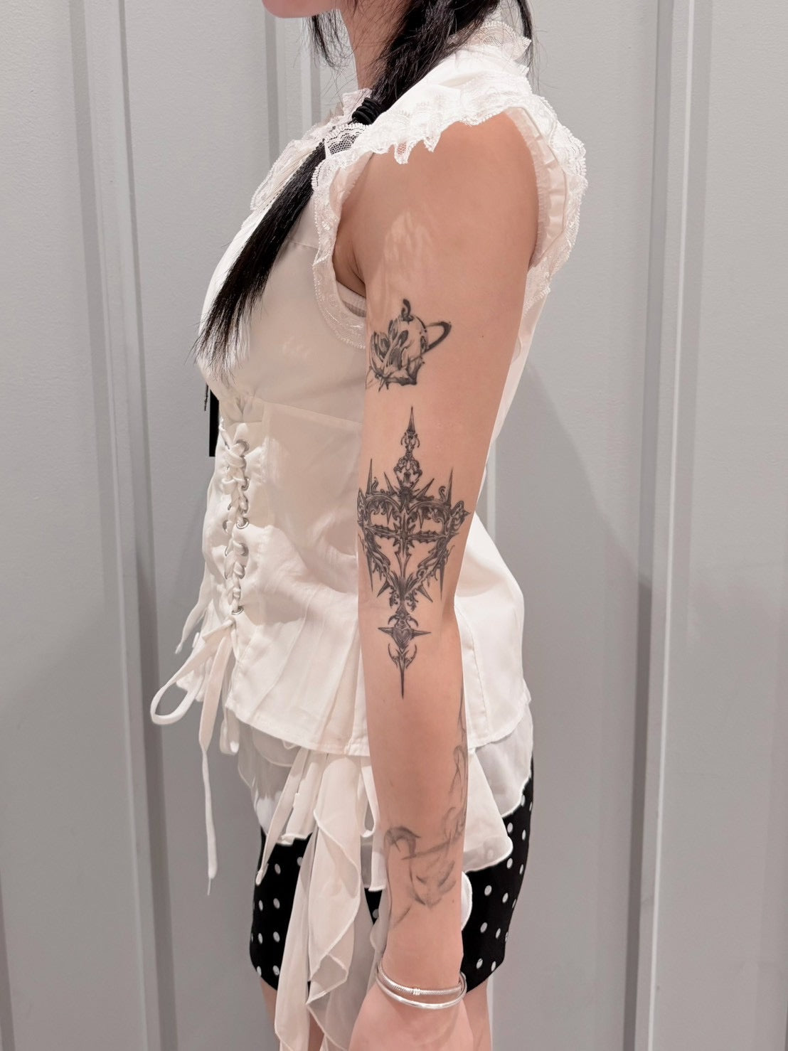 受注制【nmtc+】Eyelet Lace Shirring Crop Blouse