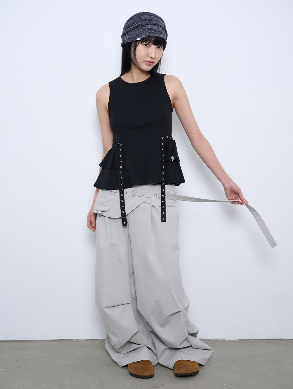 6/8 21:00発売【TUOMIO】EYELET BELTED TANK TOP