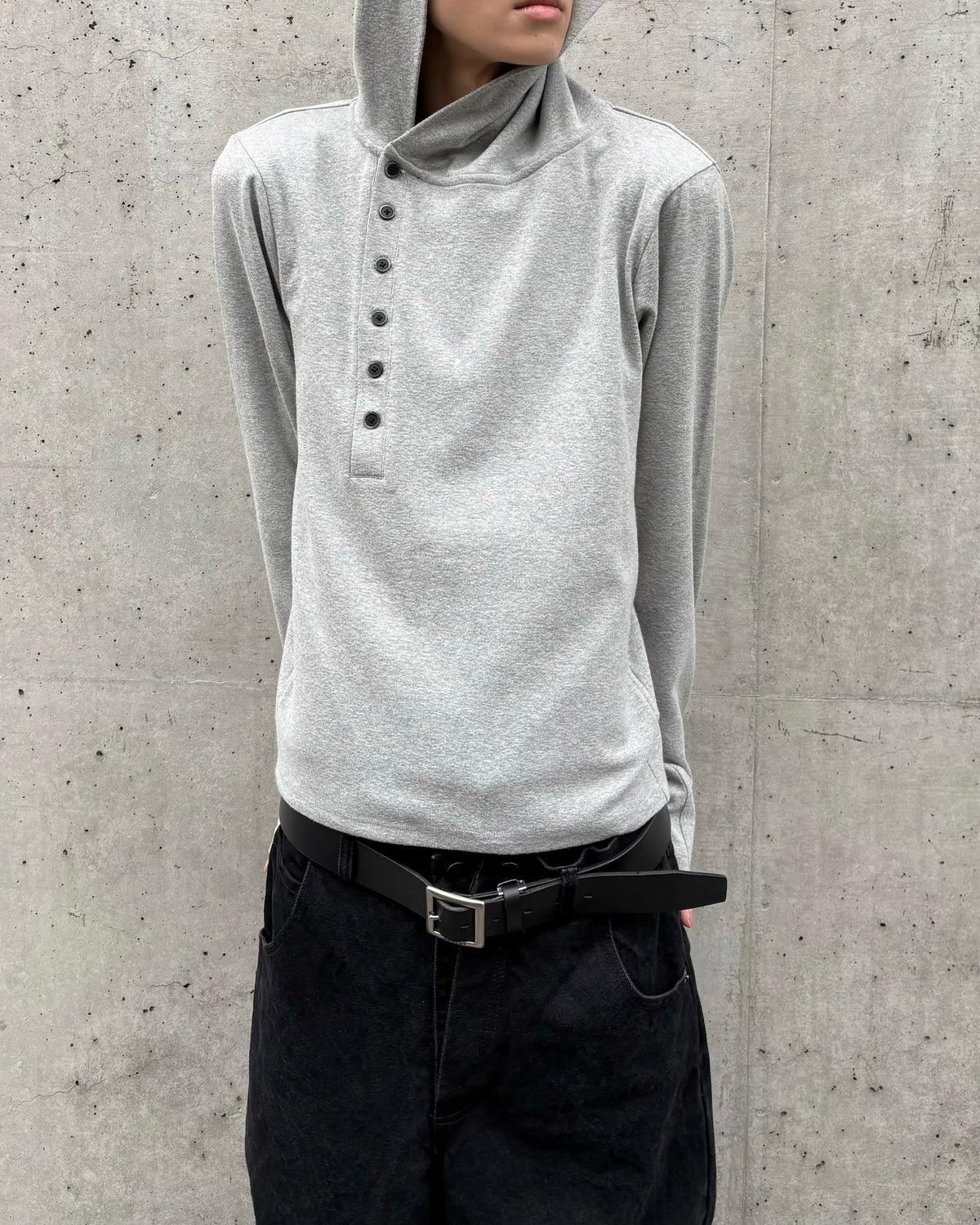 【Lee fi Ne】 Offset Hooded Henley Top