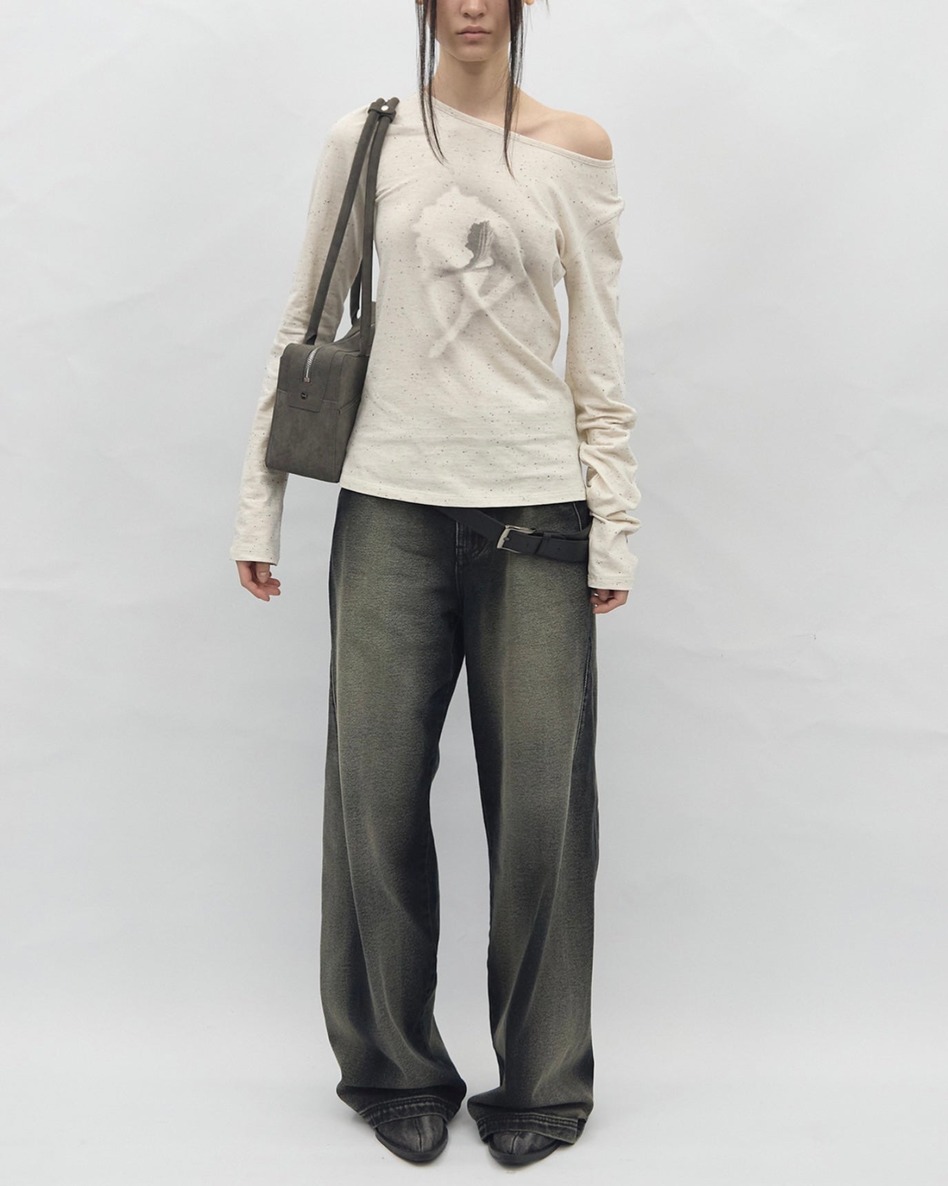 【BLR BLUER】Traced Flower Long Sleeve