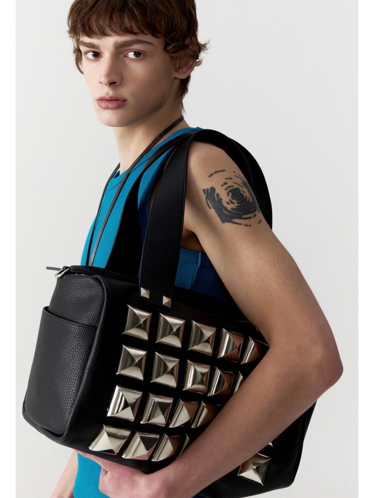 【ESC STUDIO】oversize studded shoulder bag