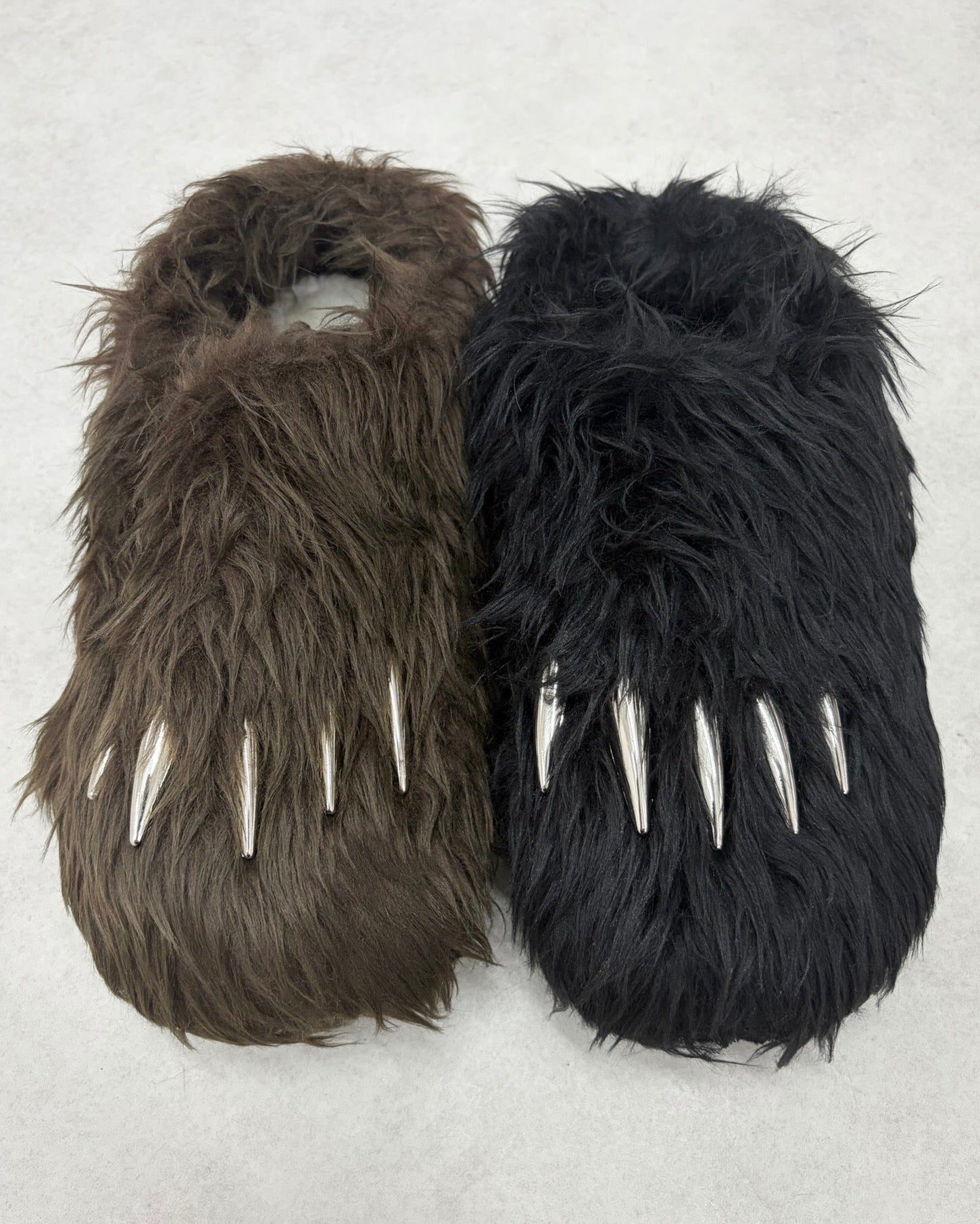 9/18 20:00 発売
国際配送【Nerd out XU】Kumasan Fur Slippers