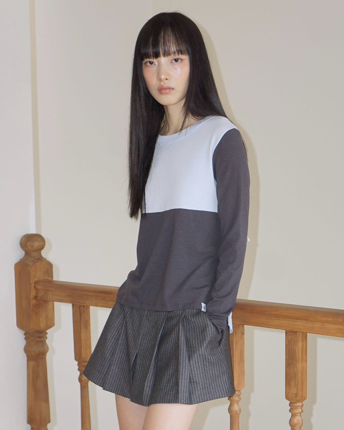 【Uglyshadow】BACK RIBBON T-SHIRT