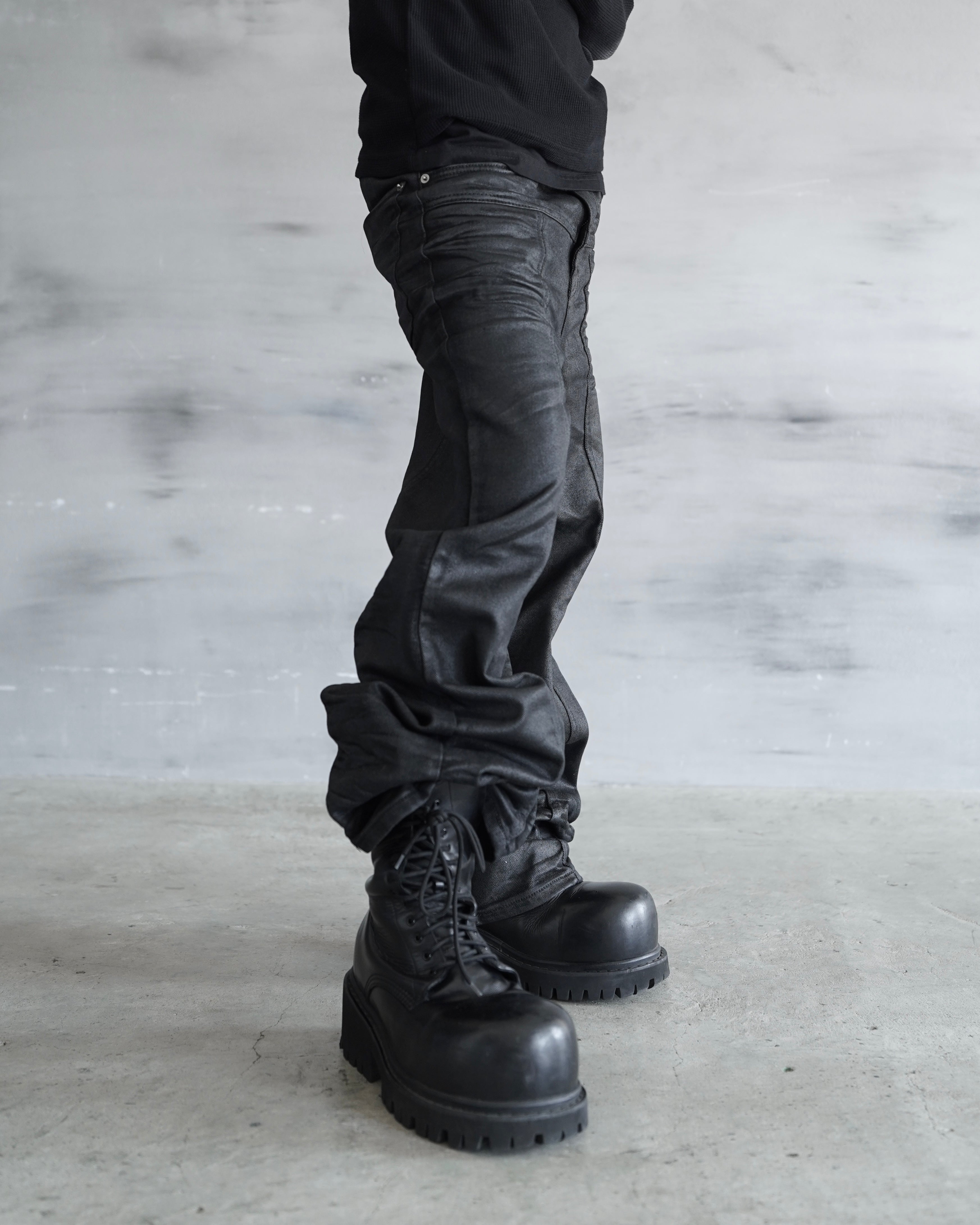 【CHIKASHITSU PLUS HIGH】Linear coating denim flare pants
