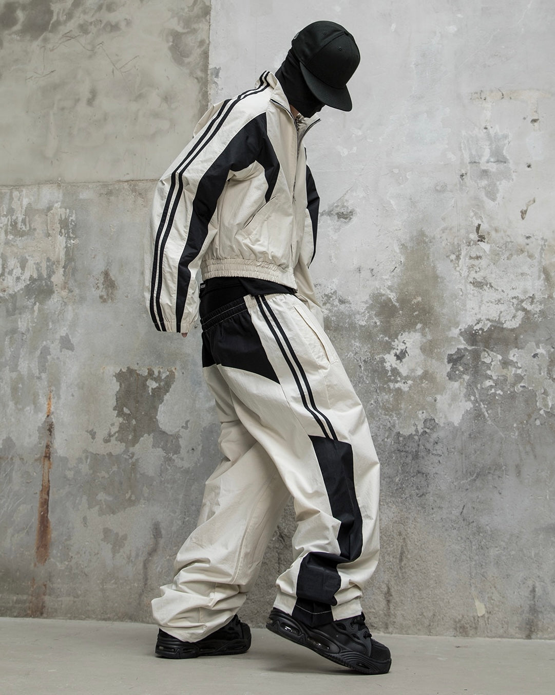 【roaringrad】26 Panel Track Pants