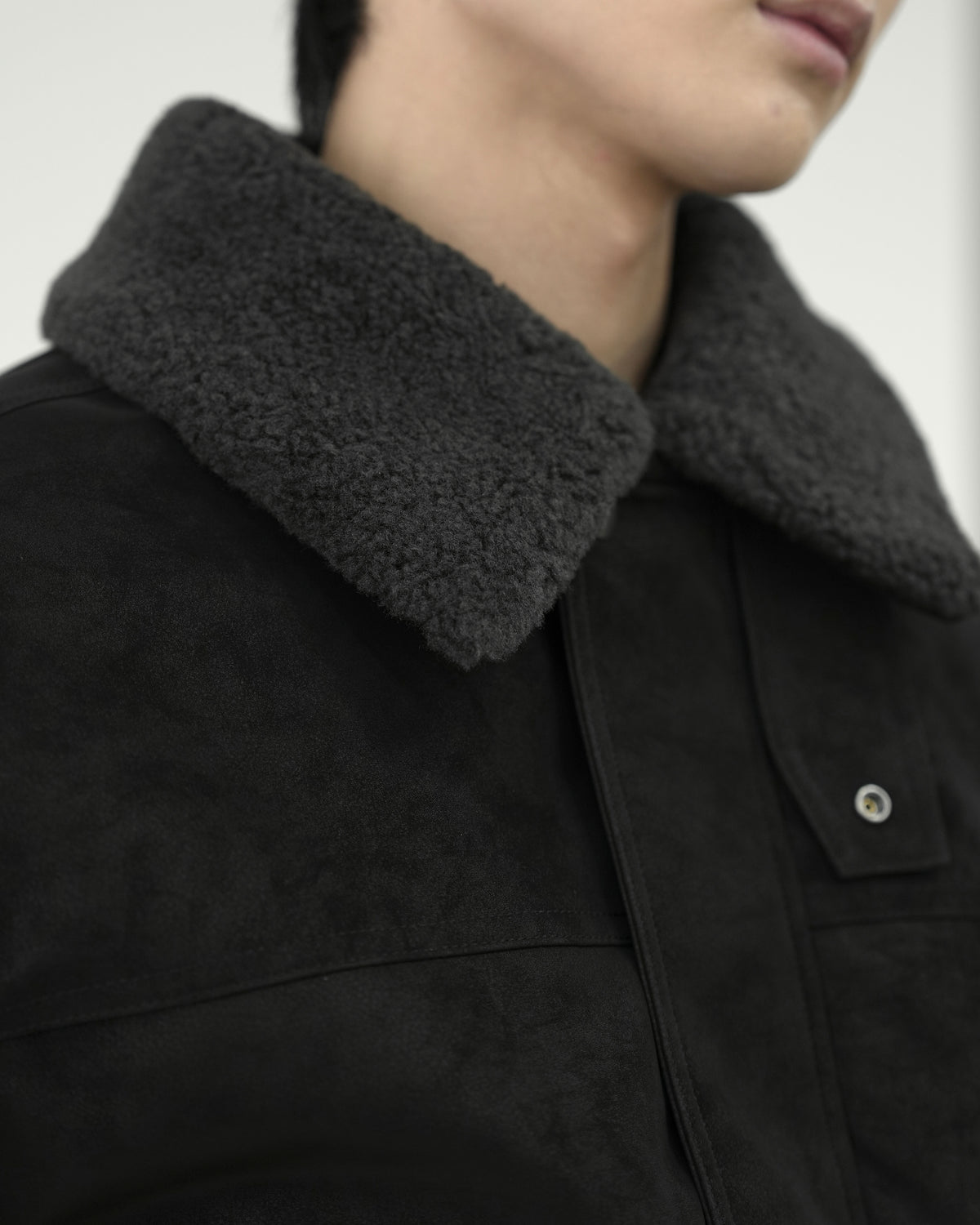 【CHIKASHITSU PLUS HIGH】Boa collar faux leather flight jacket