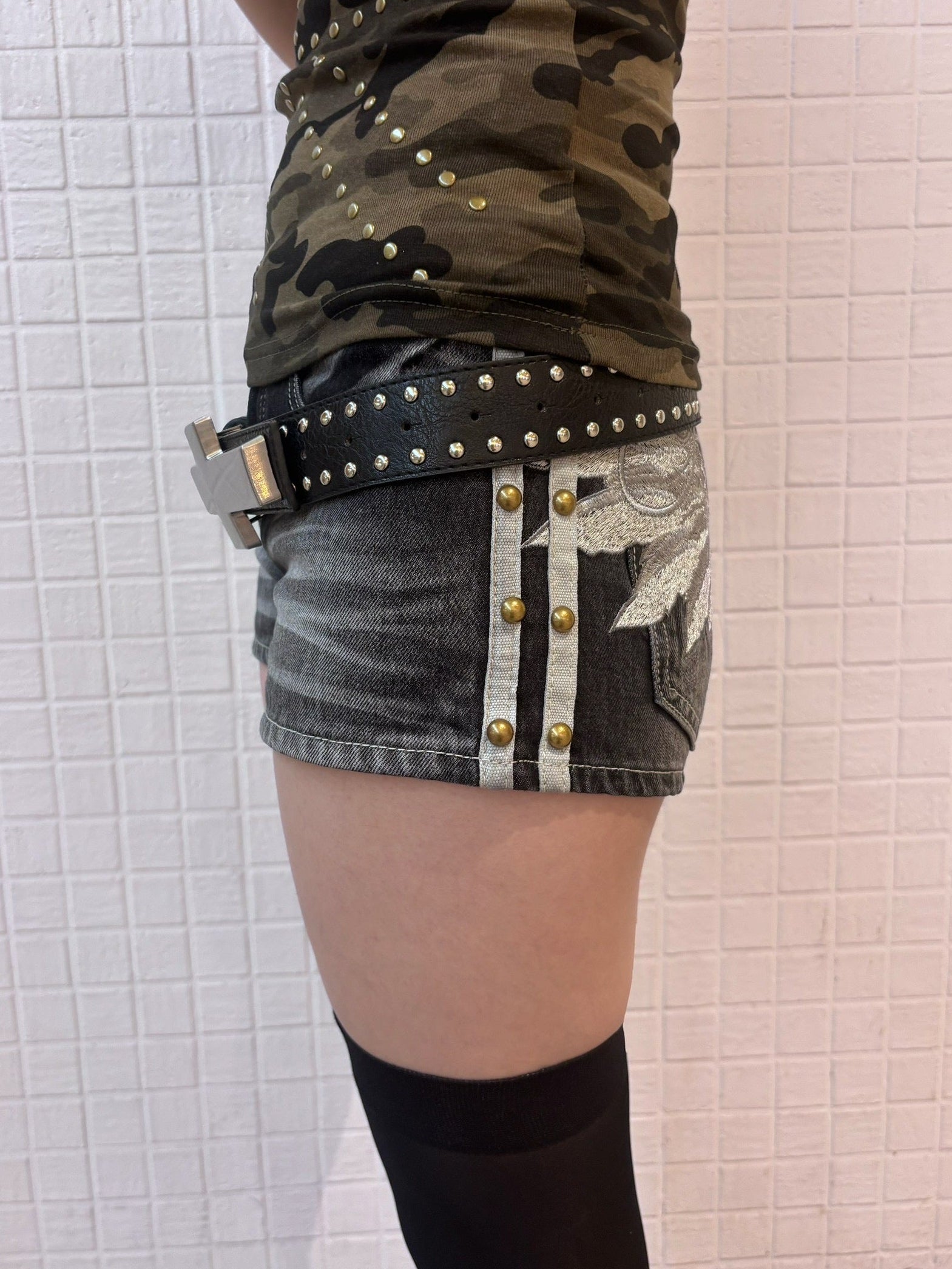 7/11 20:00発売　国際配送【BABY09】cross studs belt