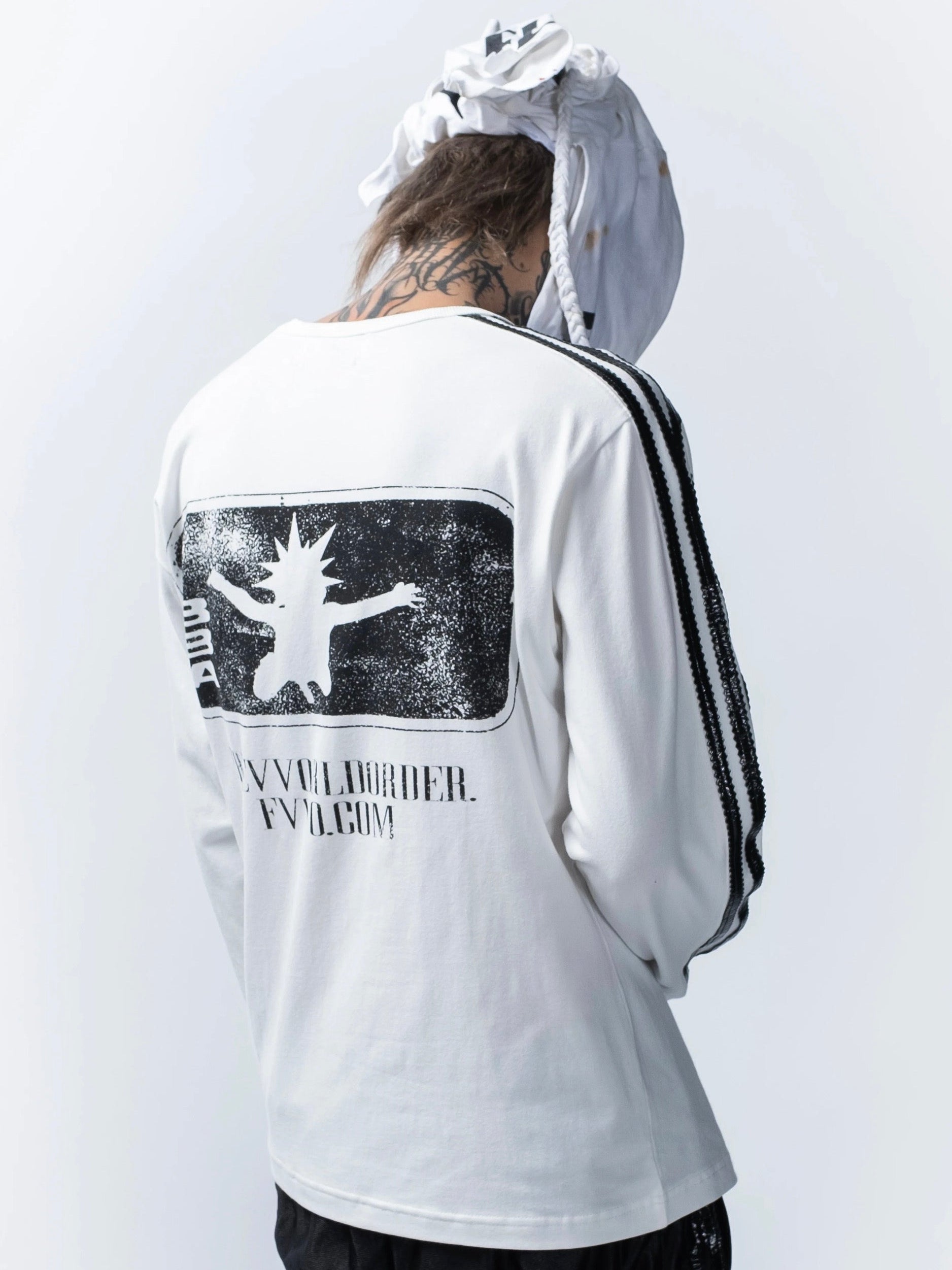 【F.V.V.O】Parody Logo Slim-Fit Long Sleeve Tee