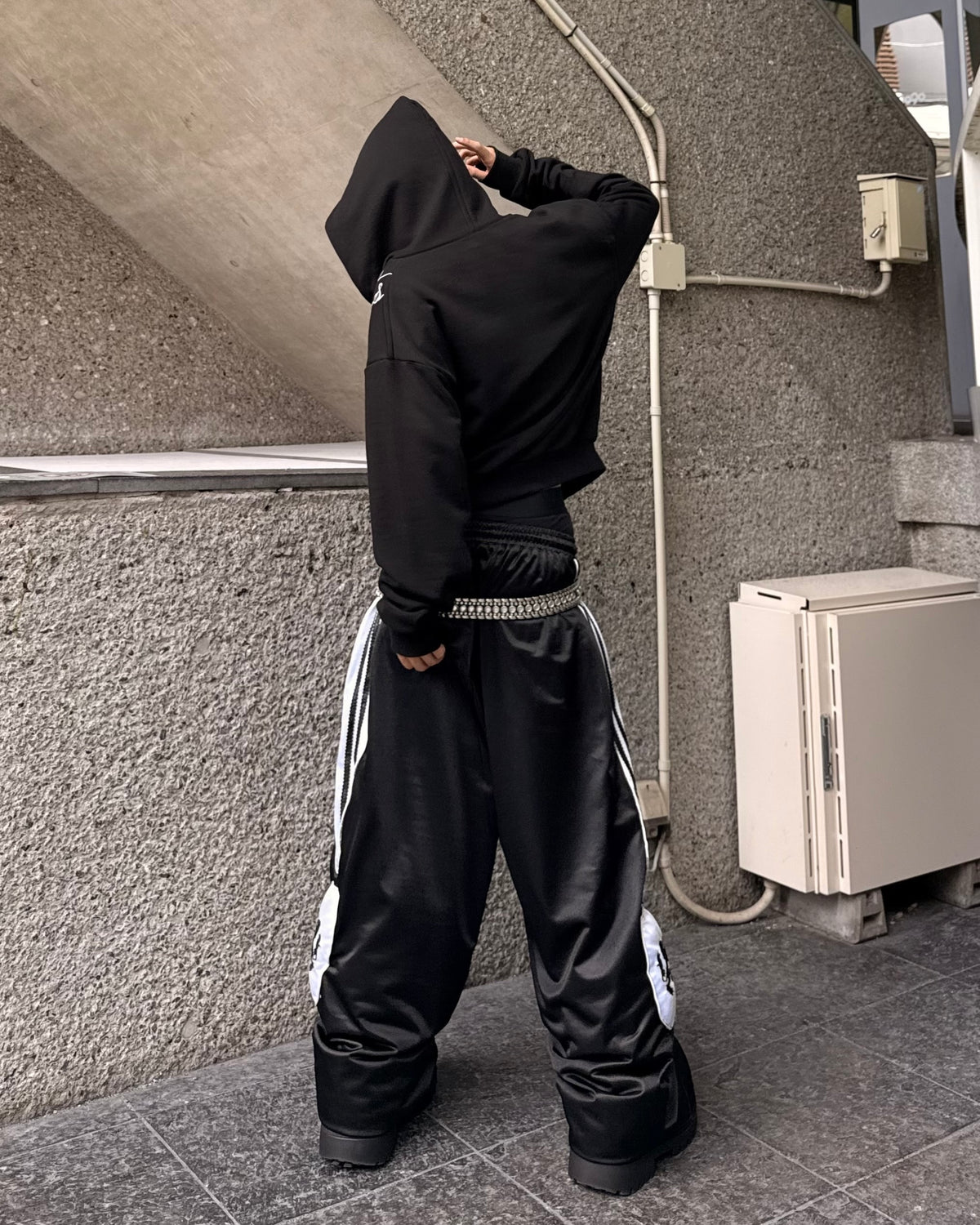 受注制【Never mind the XU】SCRIPT EYELET ZIP HOODIE (3color)